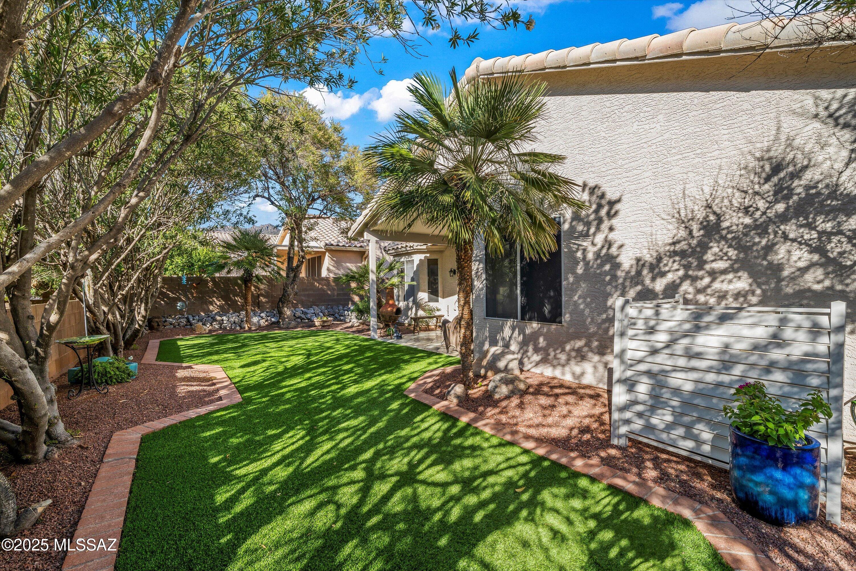 5209 N Windriver Place