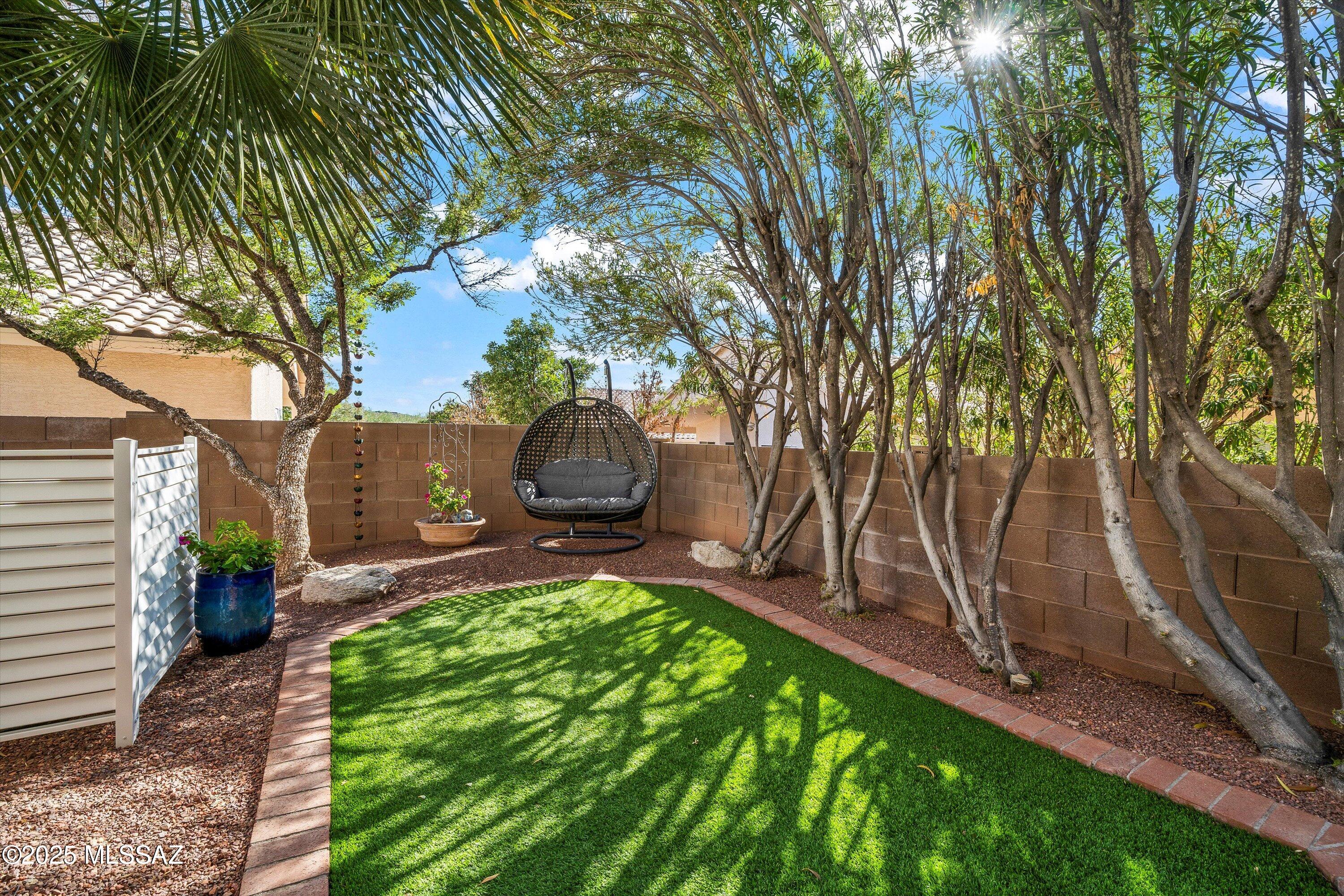 5209 N Windriver Place