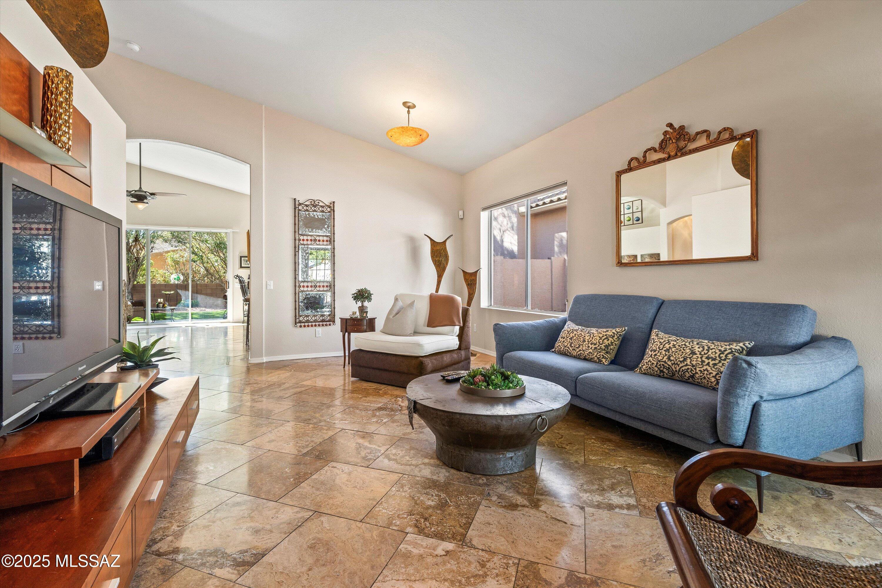 5209 N Windriver Place