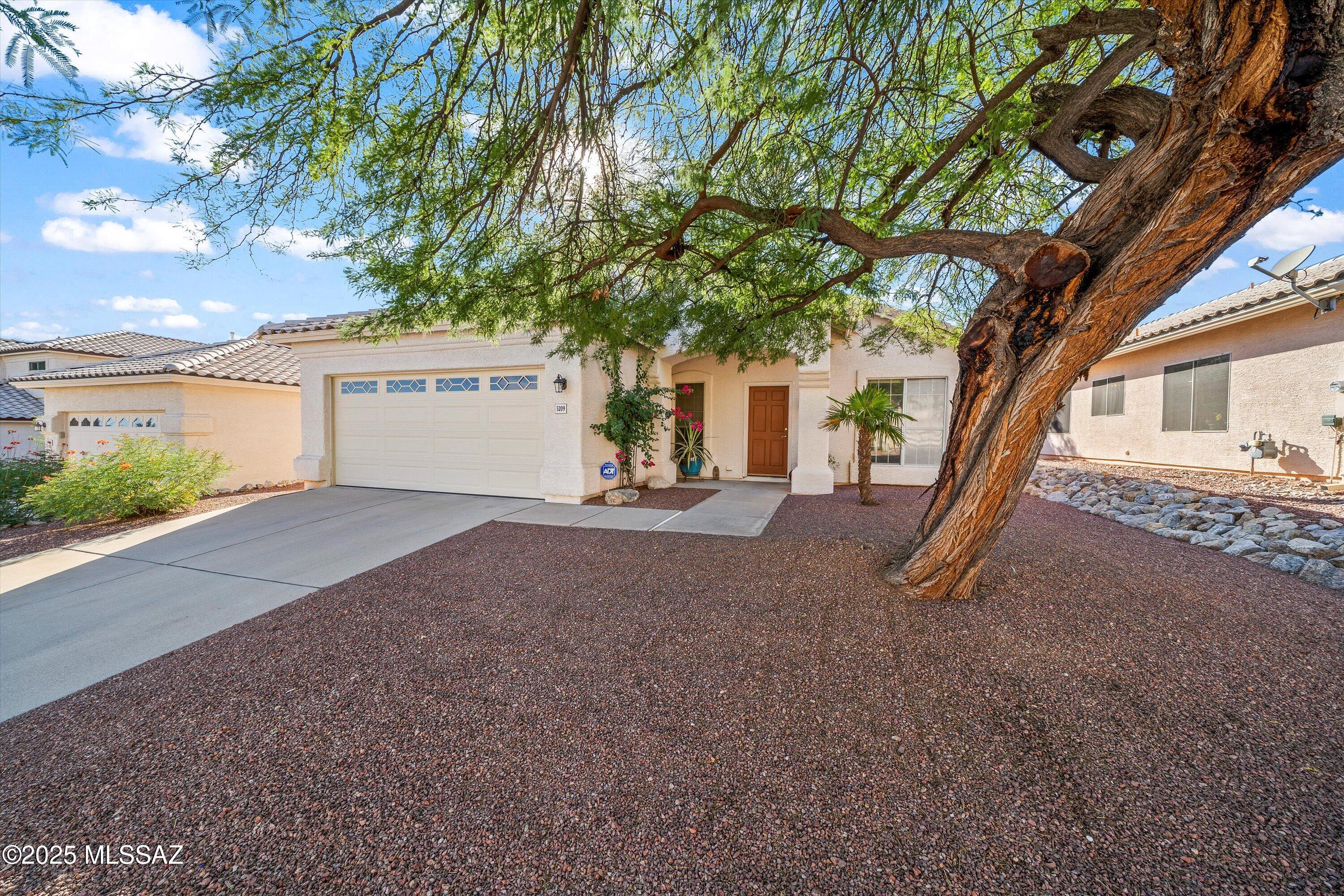 5209 N Windriver Place