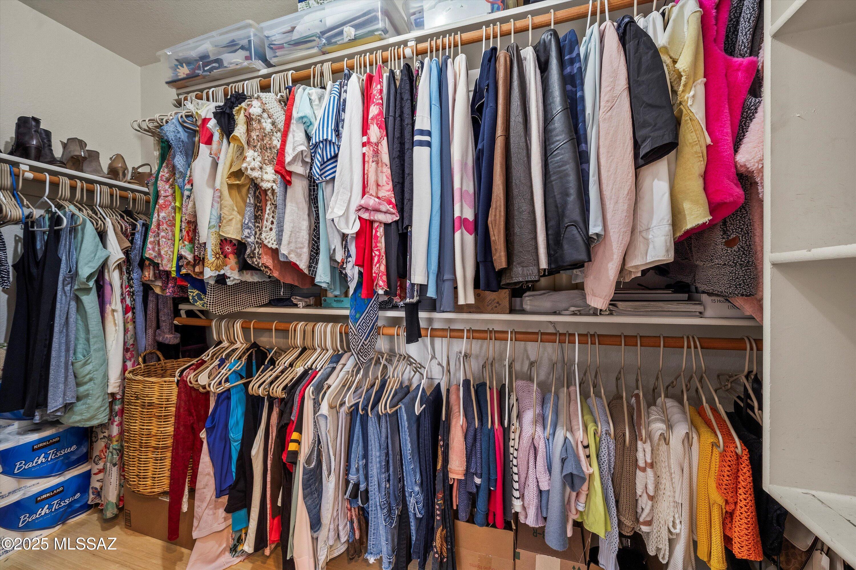 5209 N Windriver Place