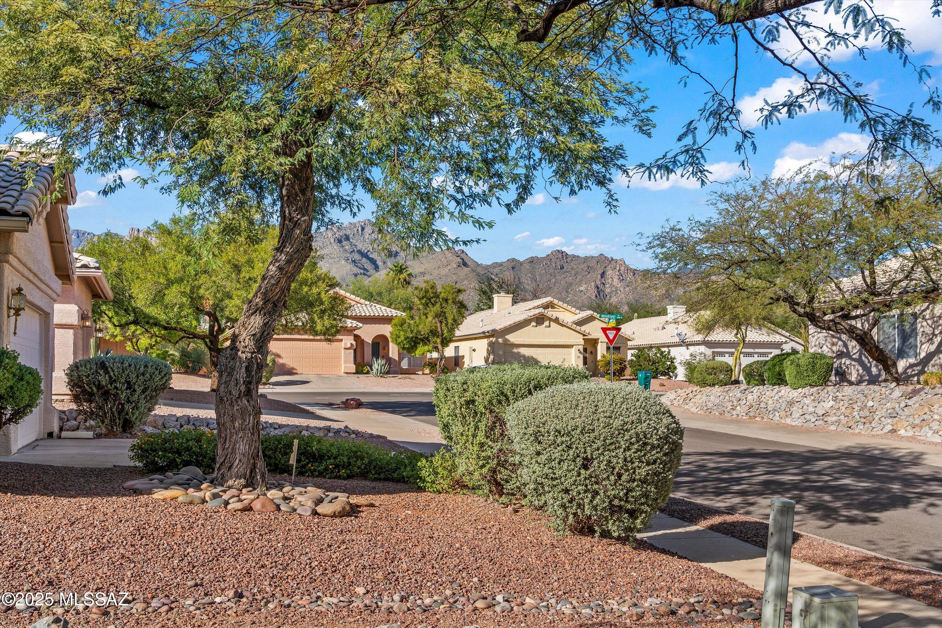 5209 N Windriver Place