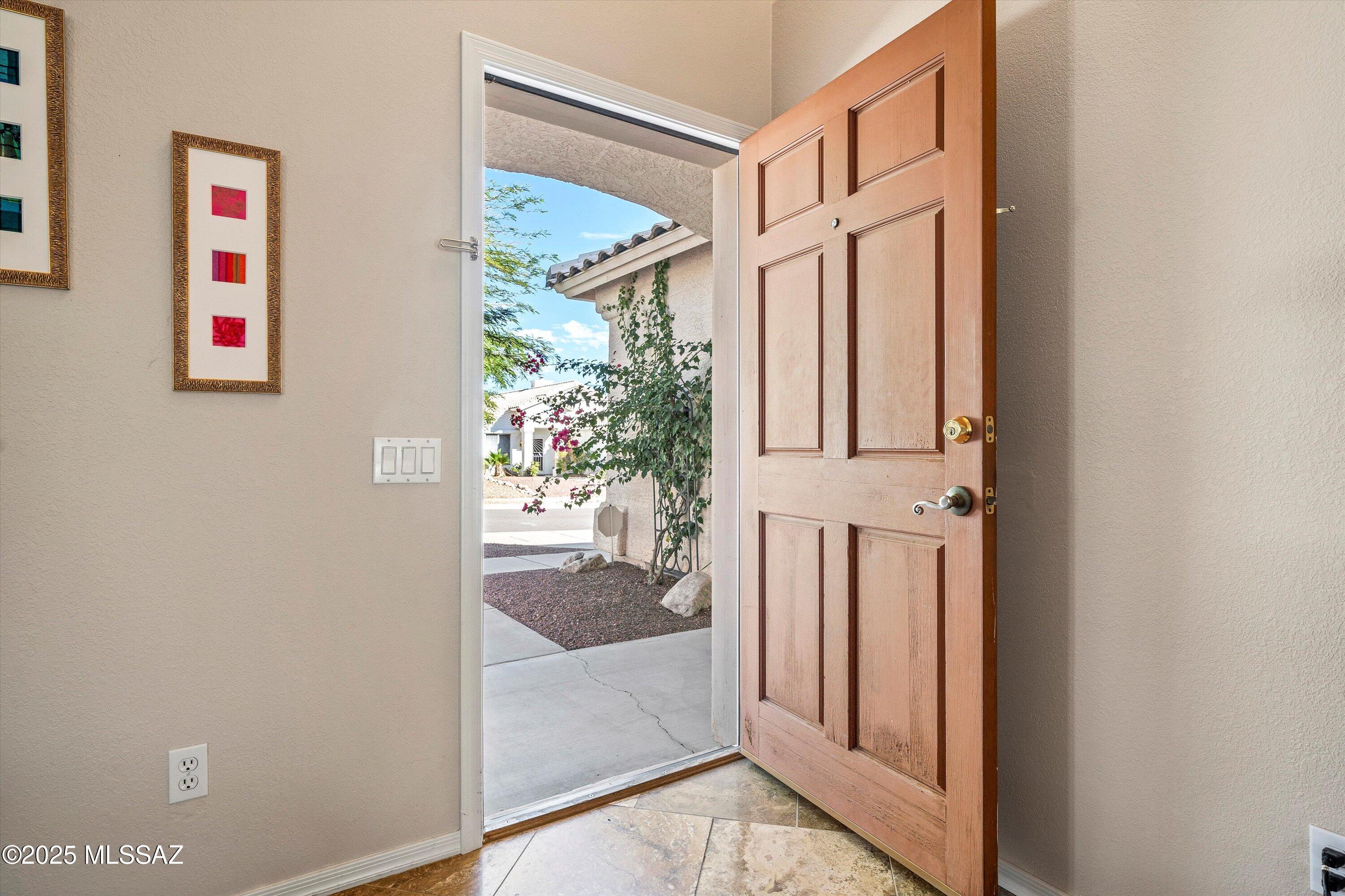 5209 N Windriver Place