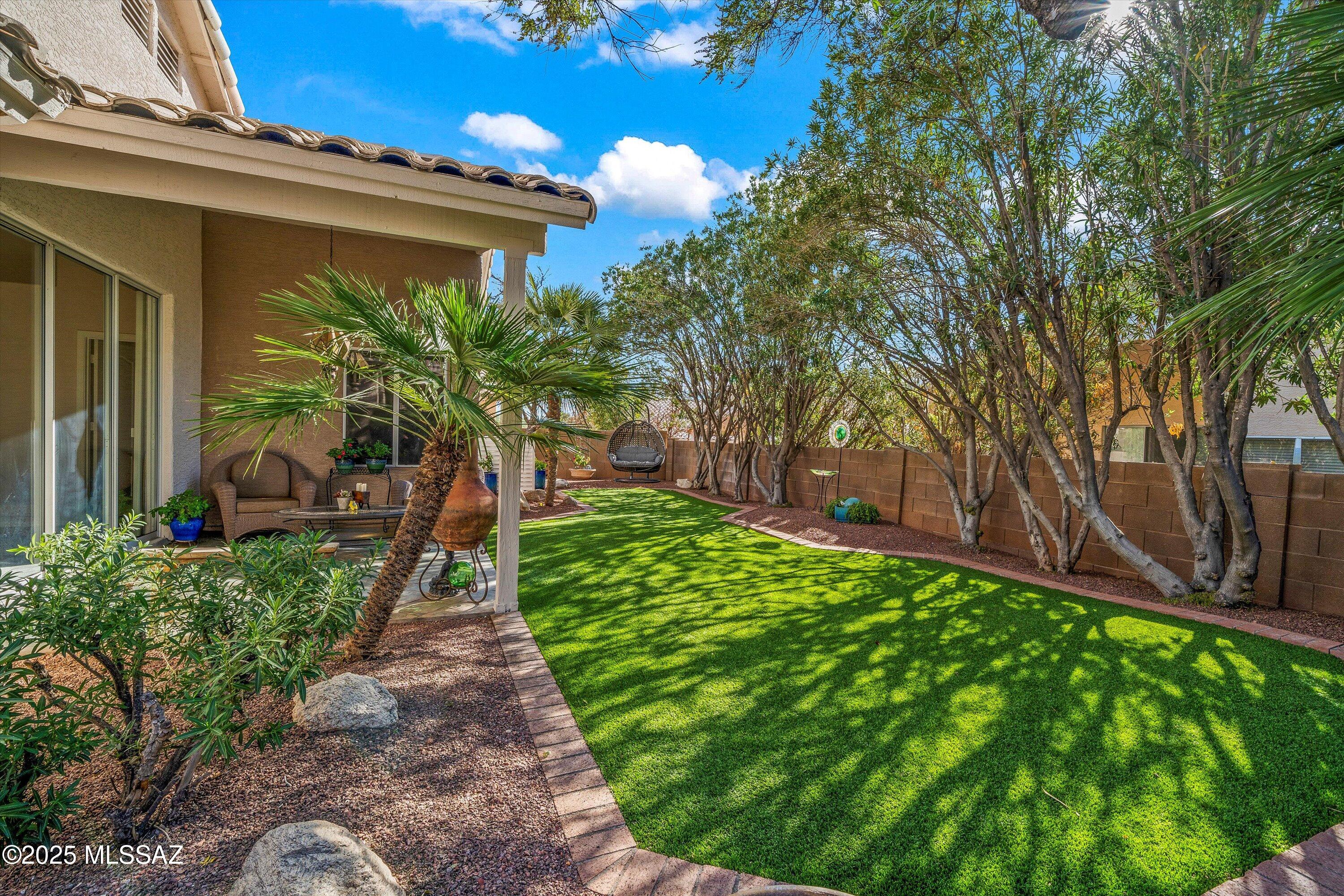 5209 N Windriver Place