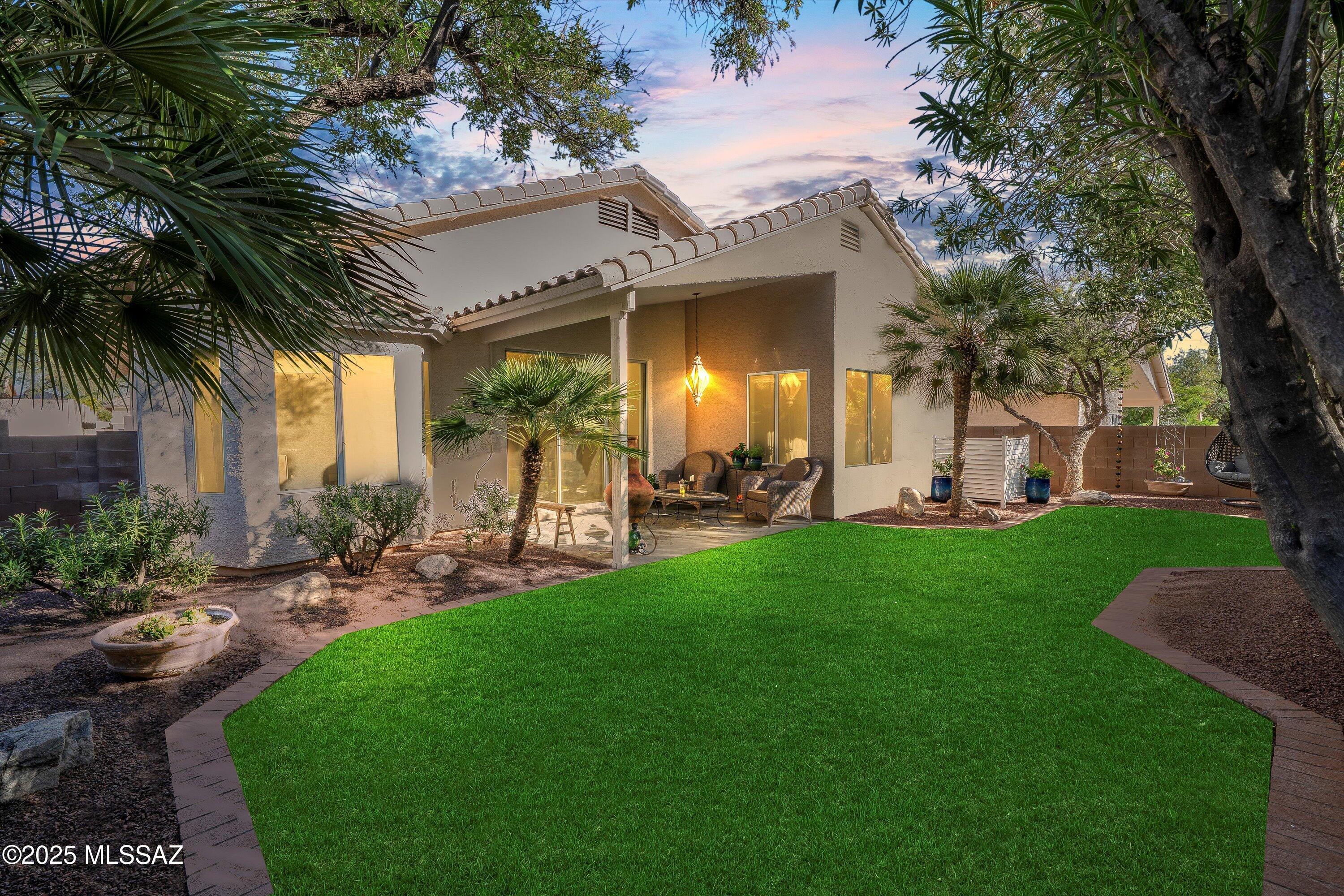 5209 N Windriver Place