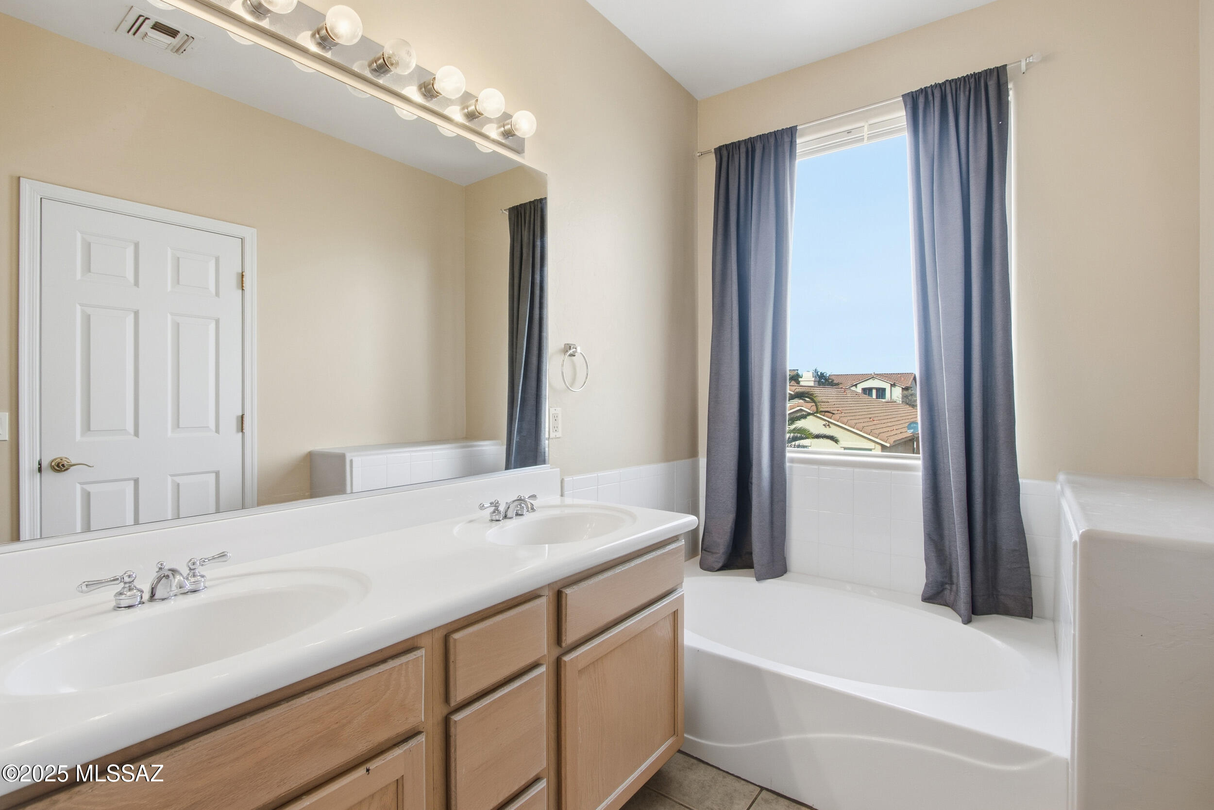 52 W Camino Rio Cebolla