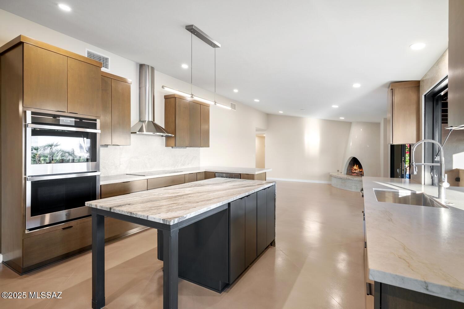 1502 E Indian Wells Road