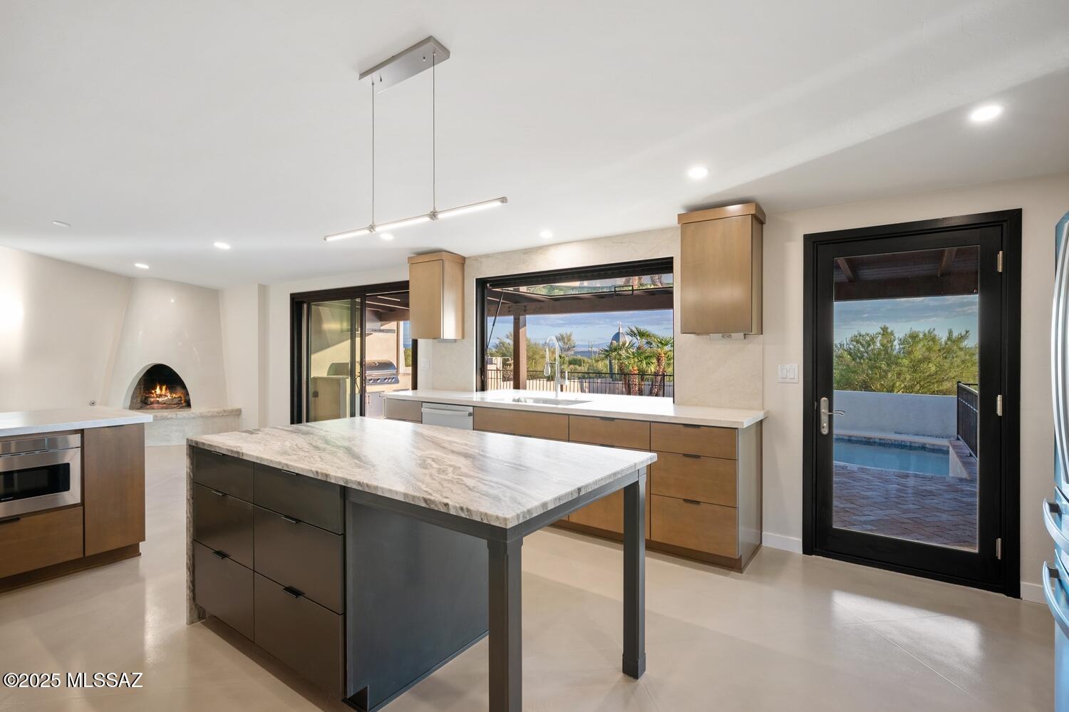 1502 E Indian Wells Road