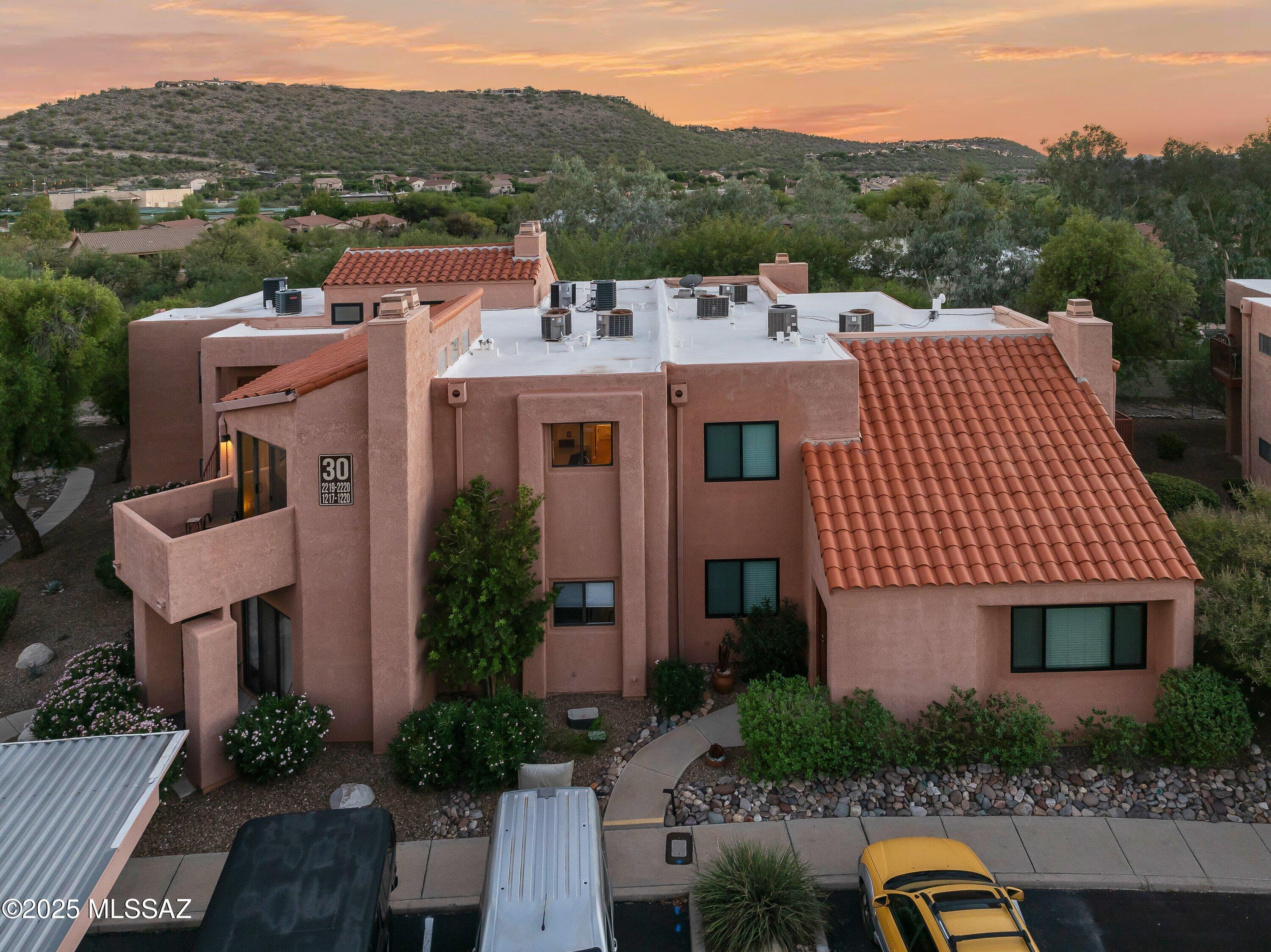 5051 N Sabino Canyon Road Unit: 2220