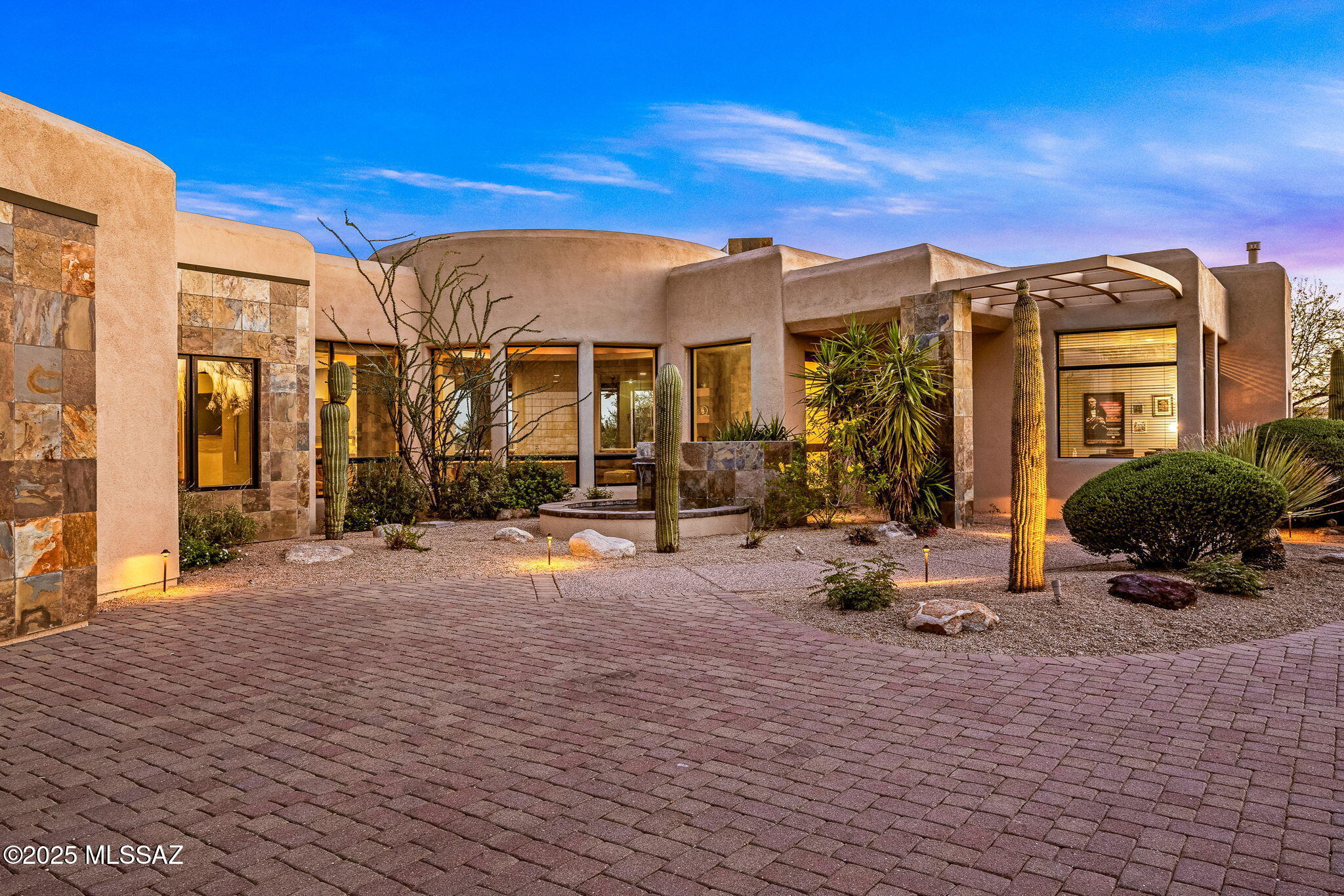 1583 E Sanctuary Cove Way