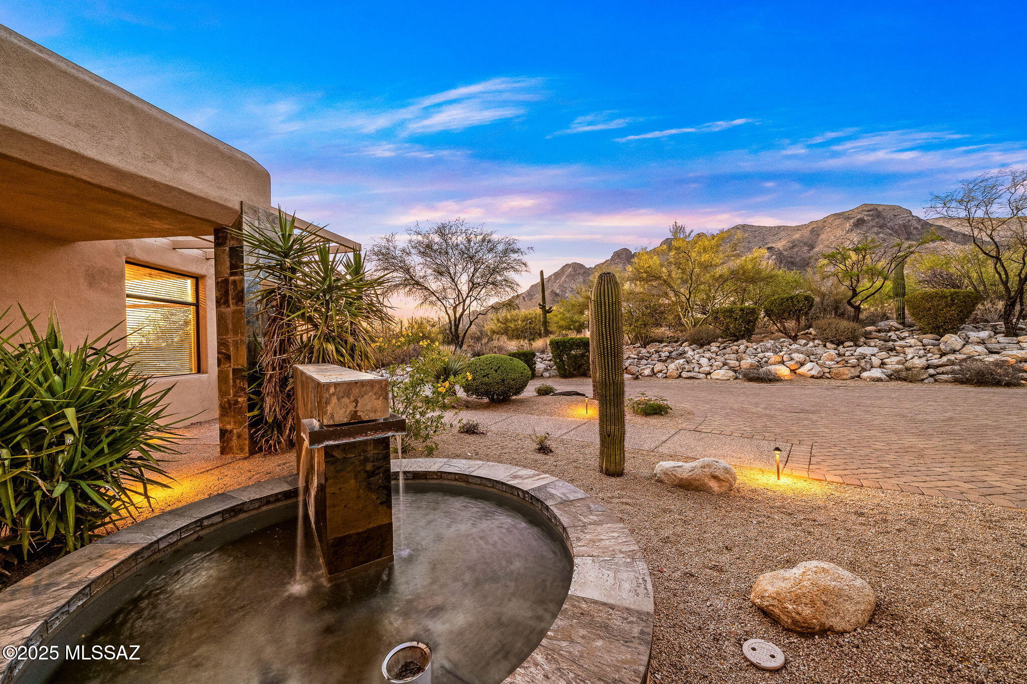 1583 E Sanctuary Cove Way