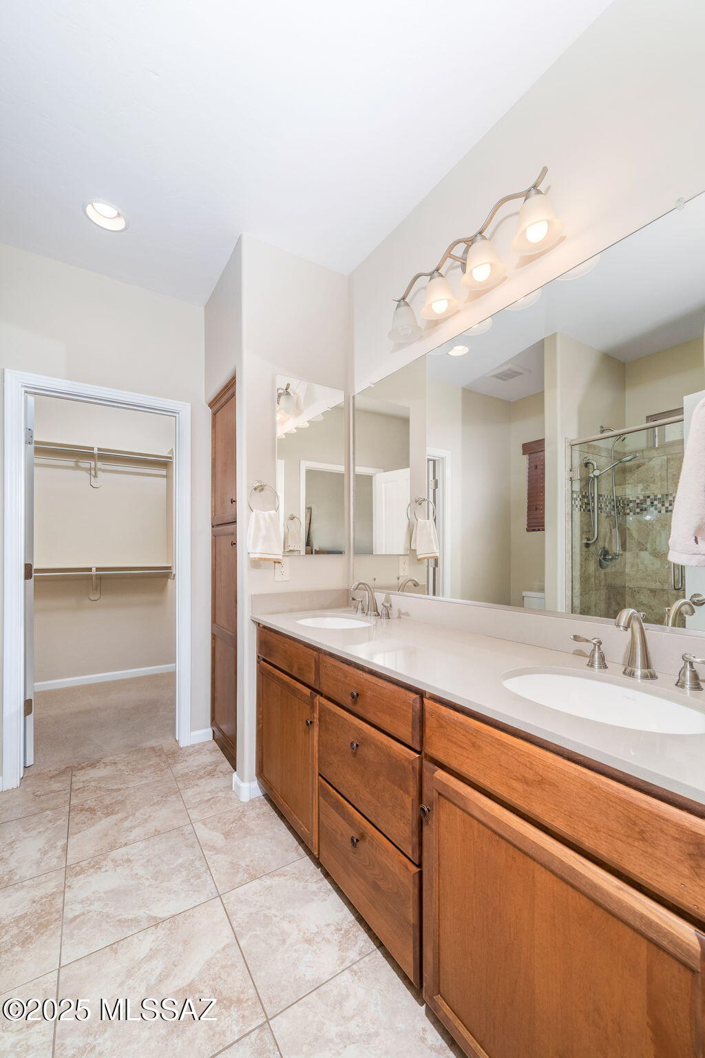 883 N Broken Hills Drive