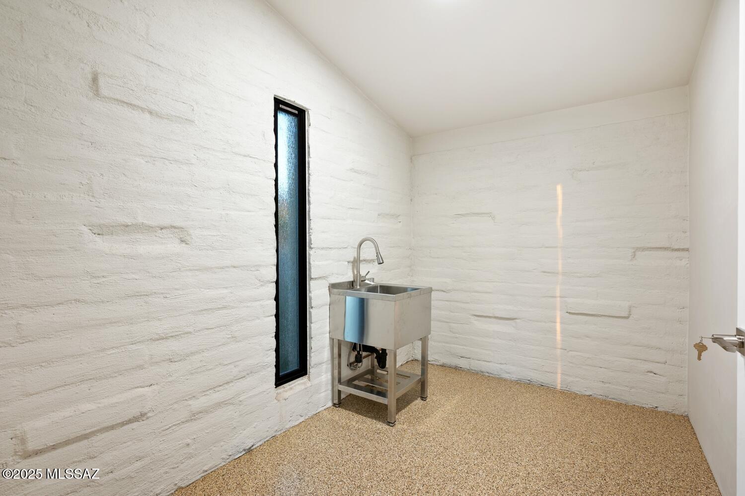 1502 E Indian Wells Road