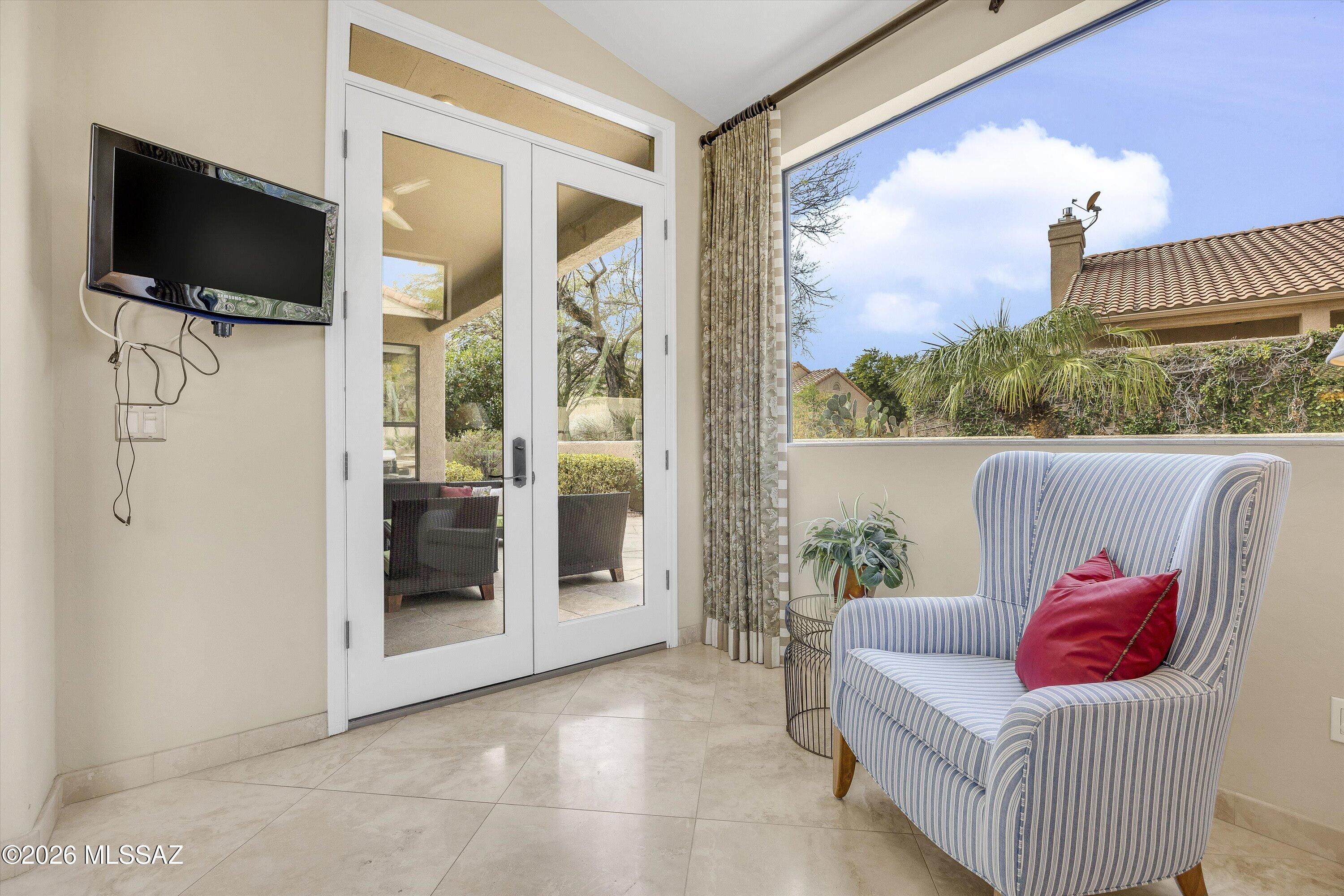 6015 N Coatimundi Drive