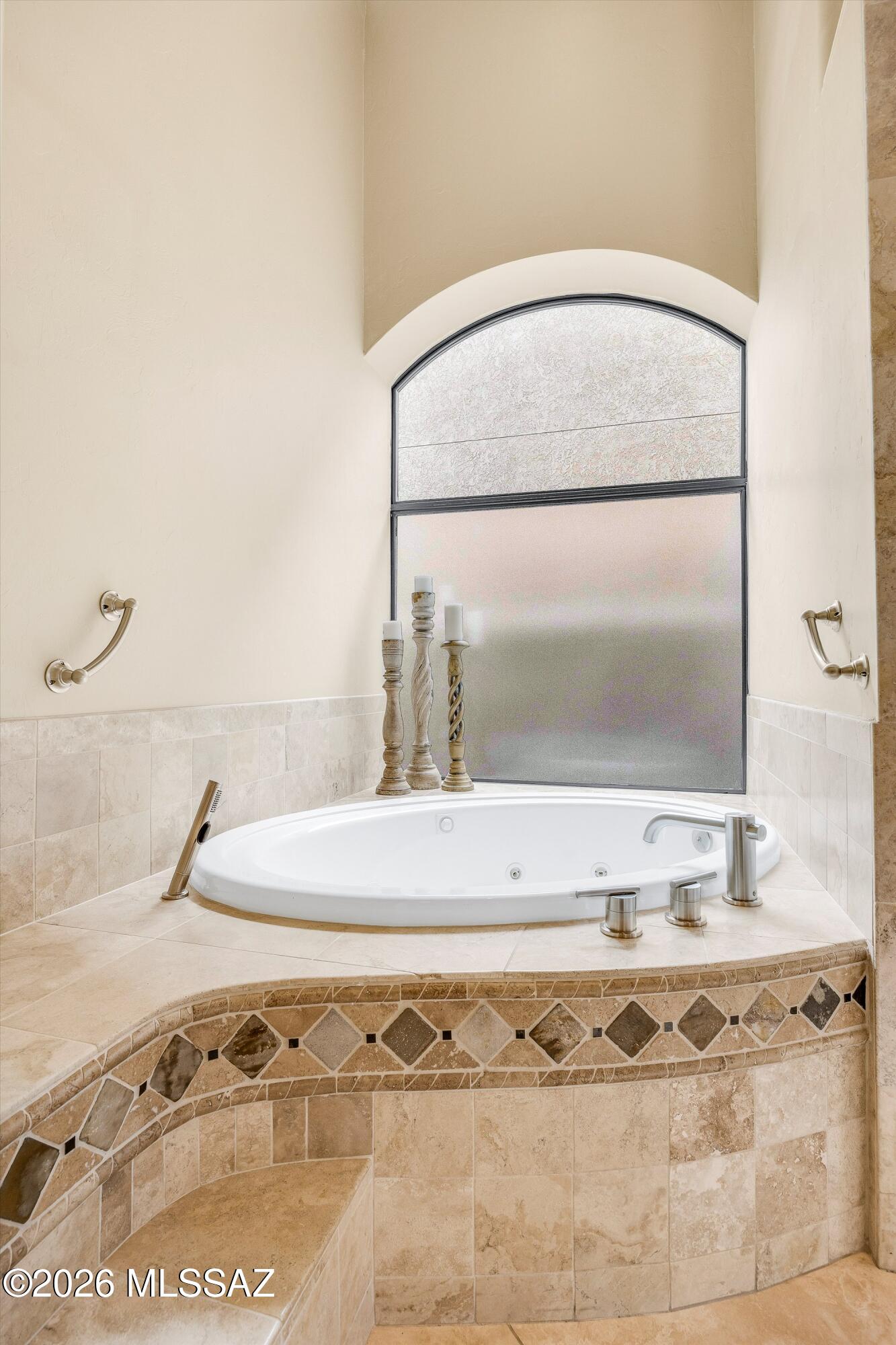 6015 N Coatimundi Drive