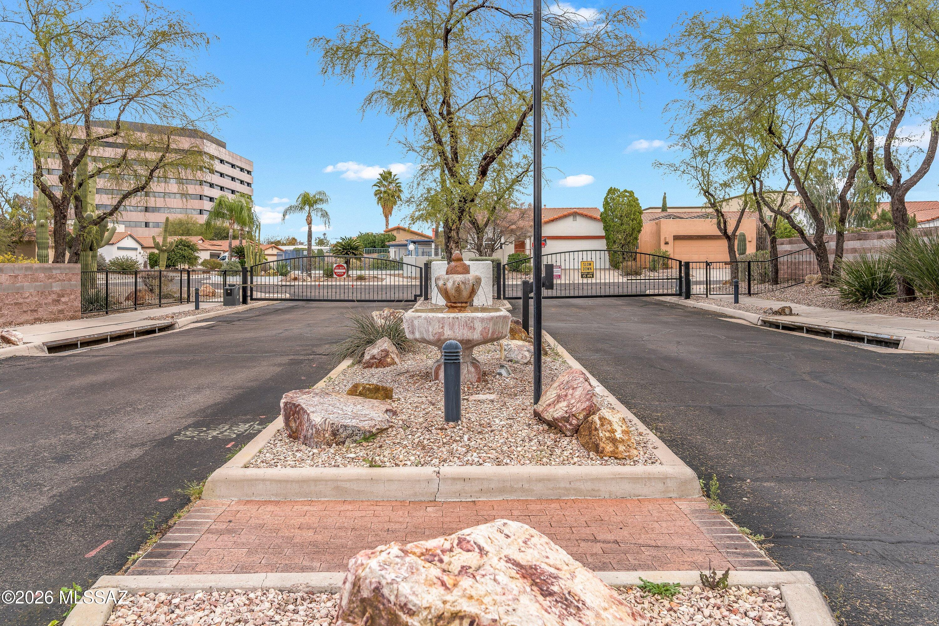 5122 E Círculo Las Cabanas