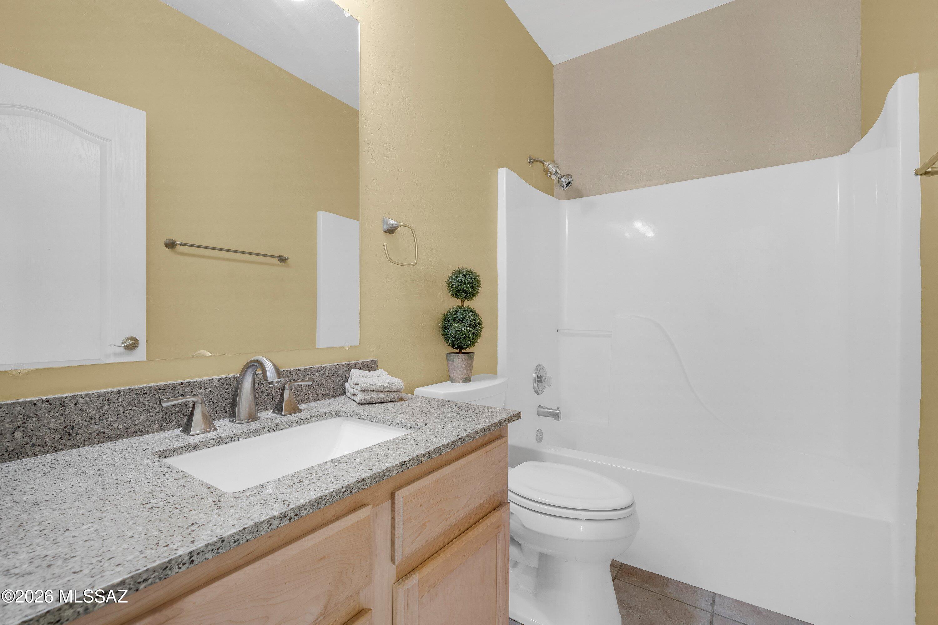 5122 E Círculo Las Cabanas