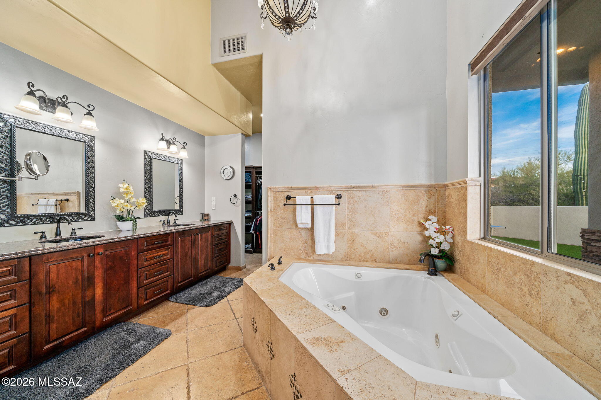 4496 N Via Bellas Catalinas