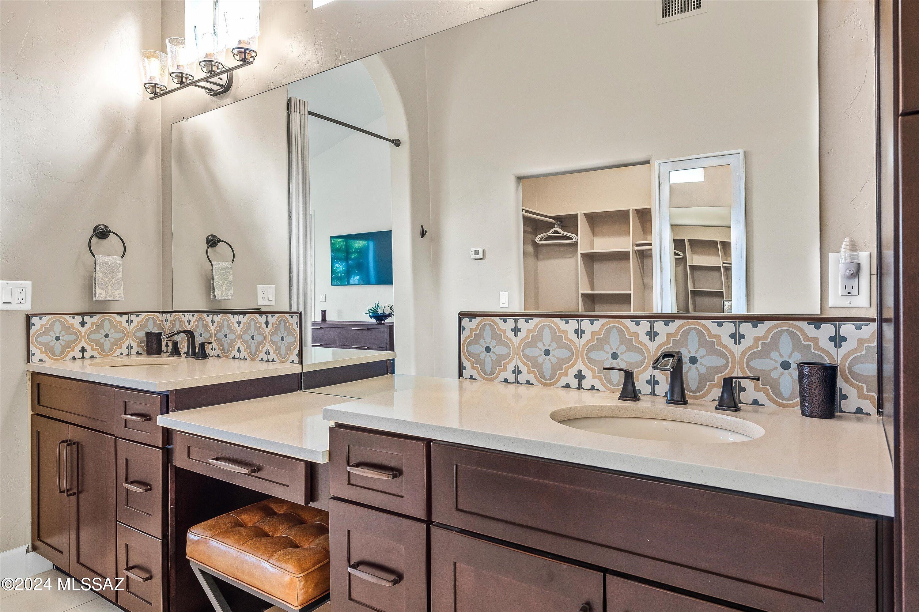 6020 N Coatimundi Drive