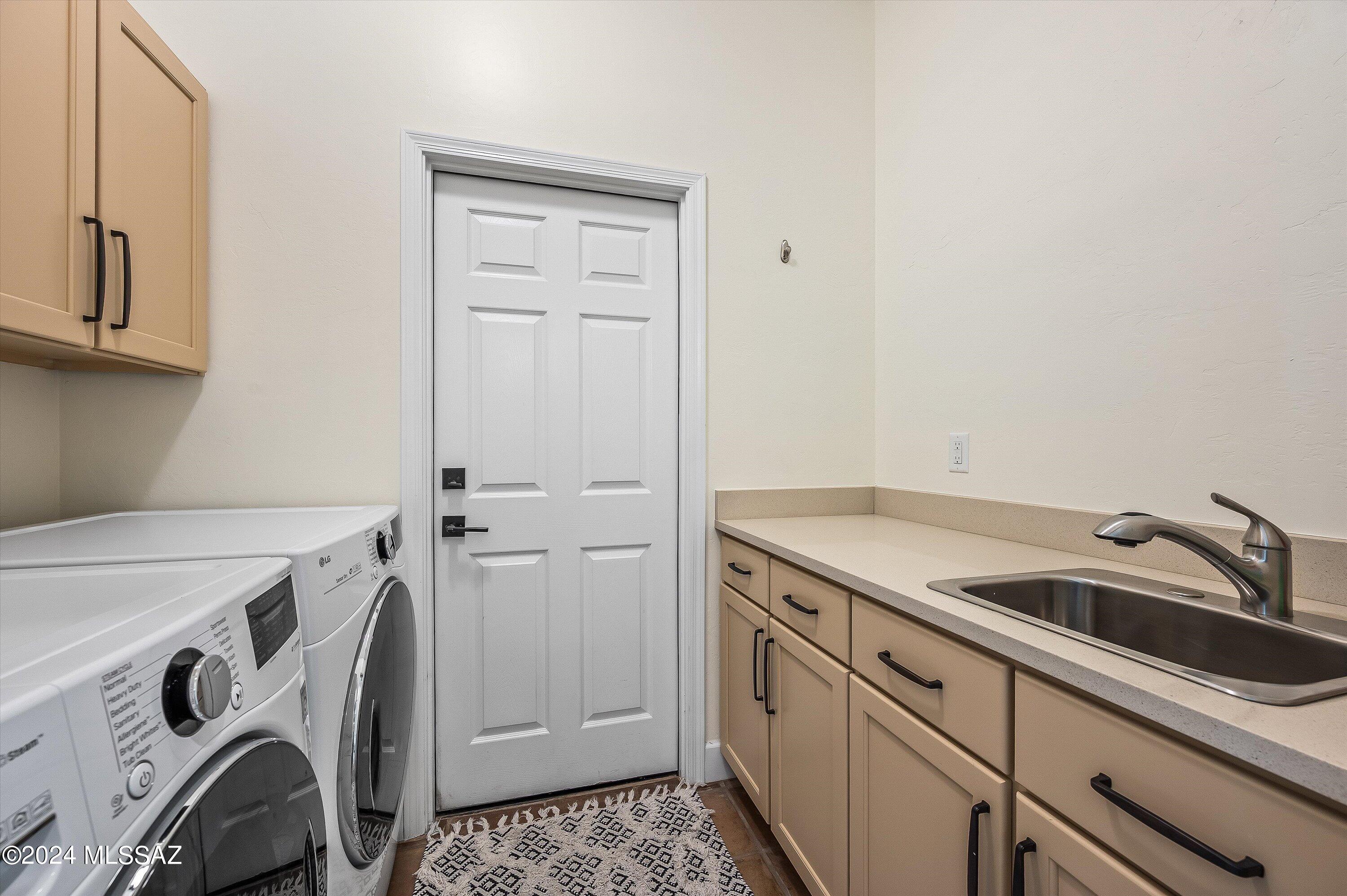 6020 N Coatimundi Drive