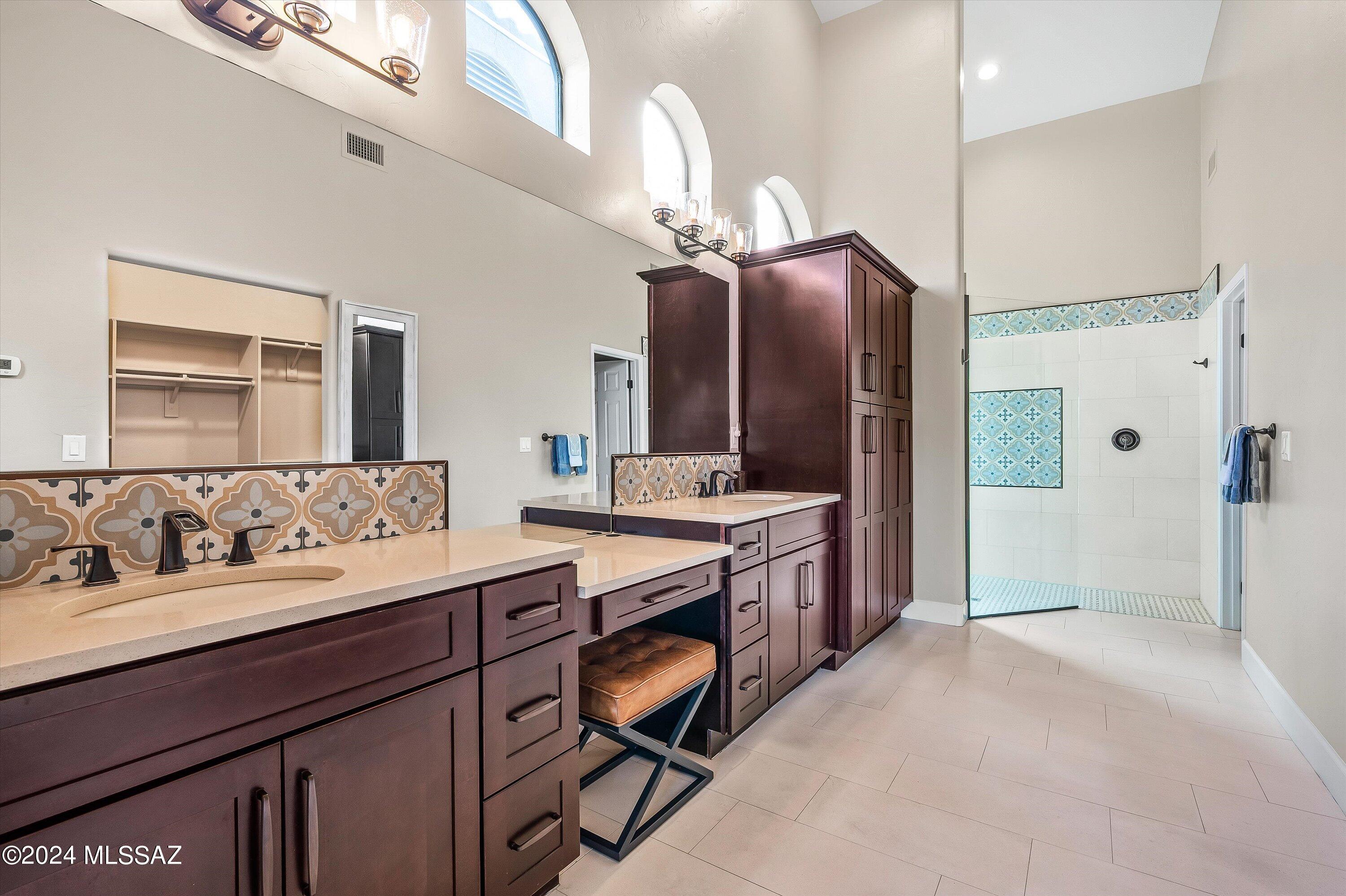 6020 N Coatimundi Drive