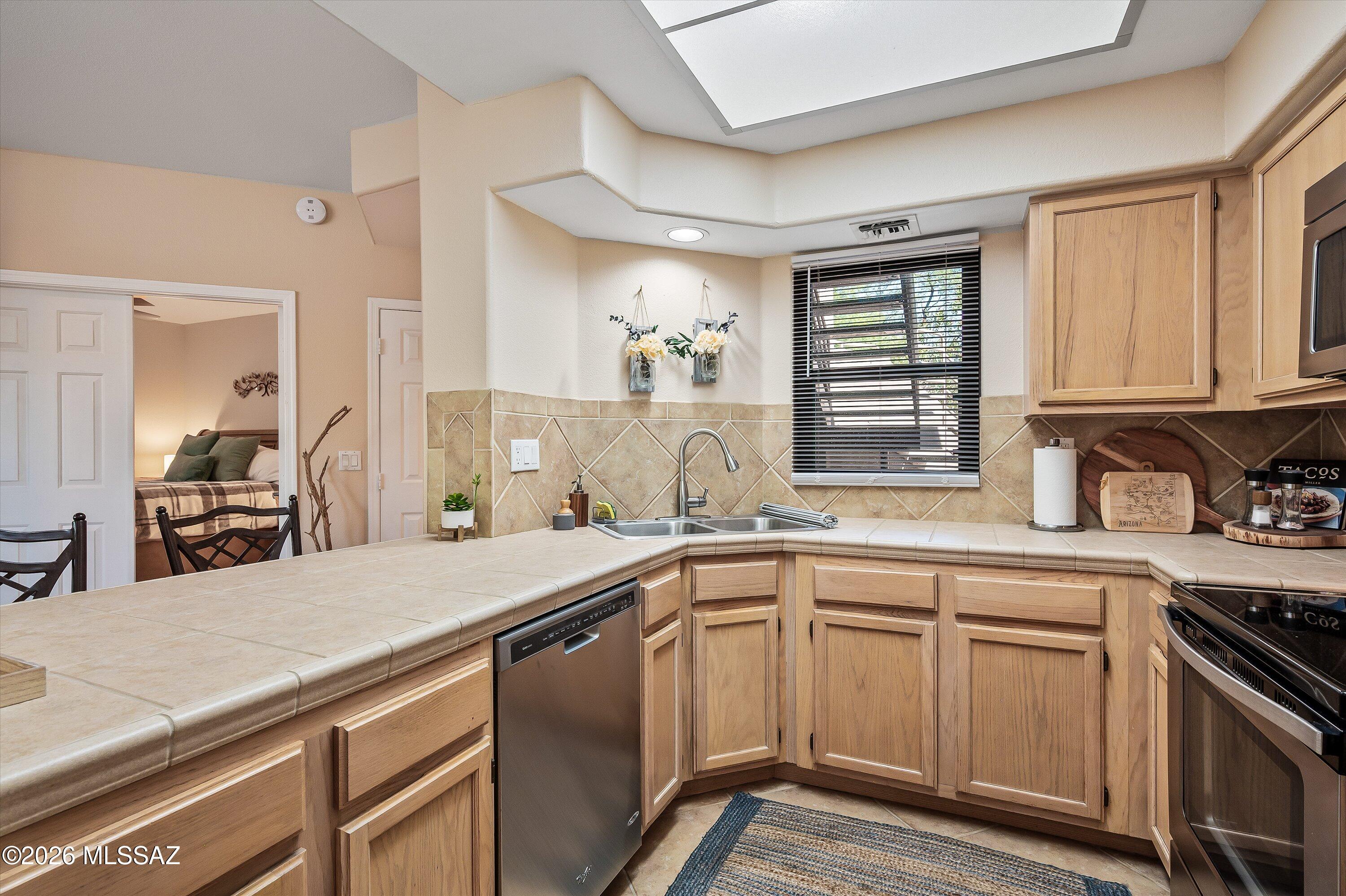 6655 N Canyon Crest Drive 17102