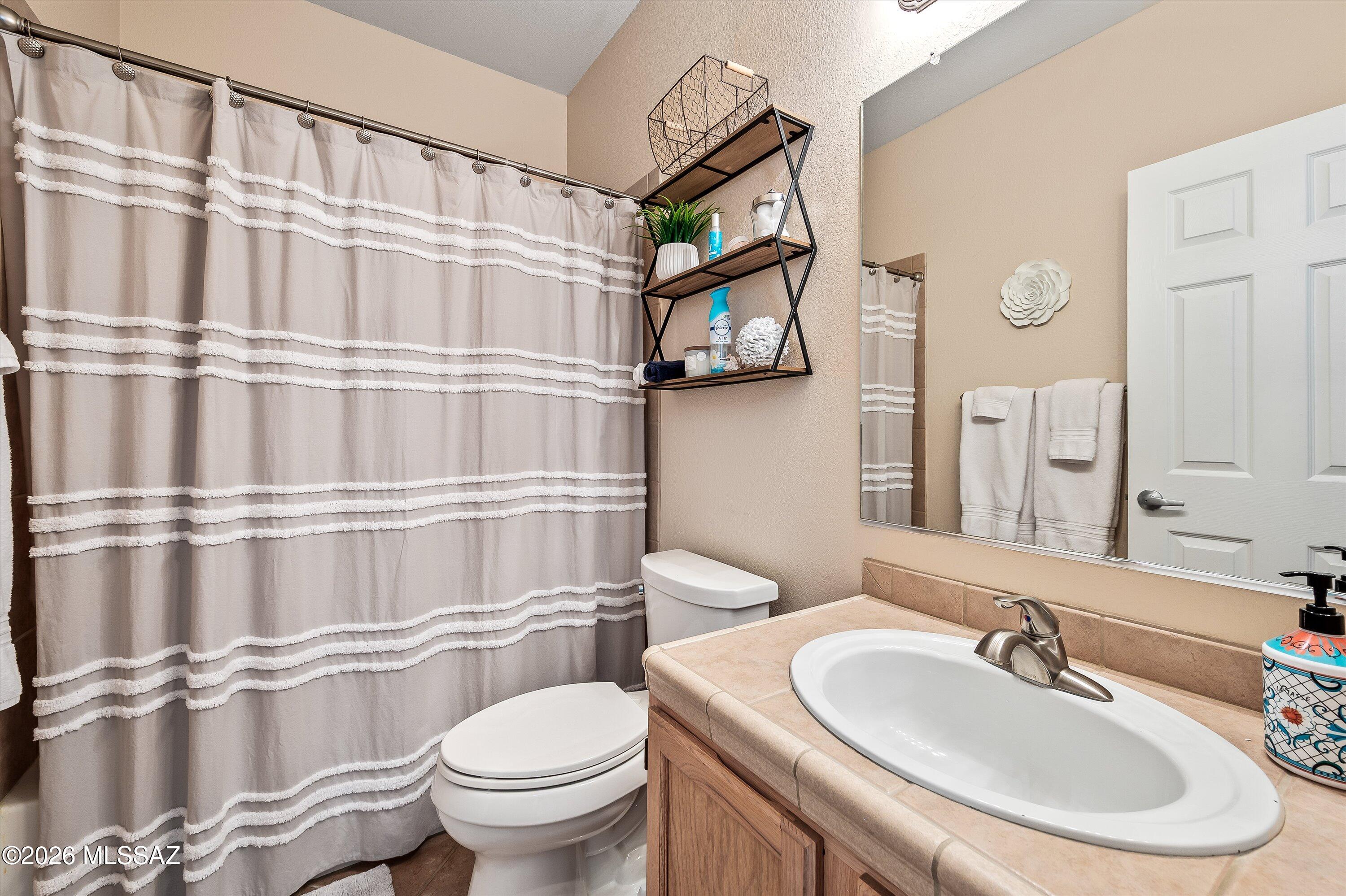 6655 N Canyon Crest Drive 17102