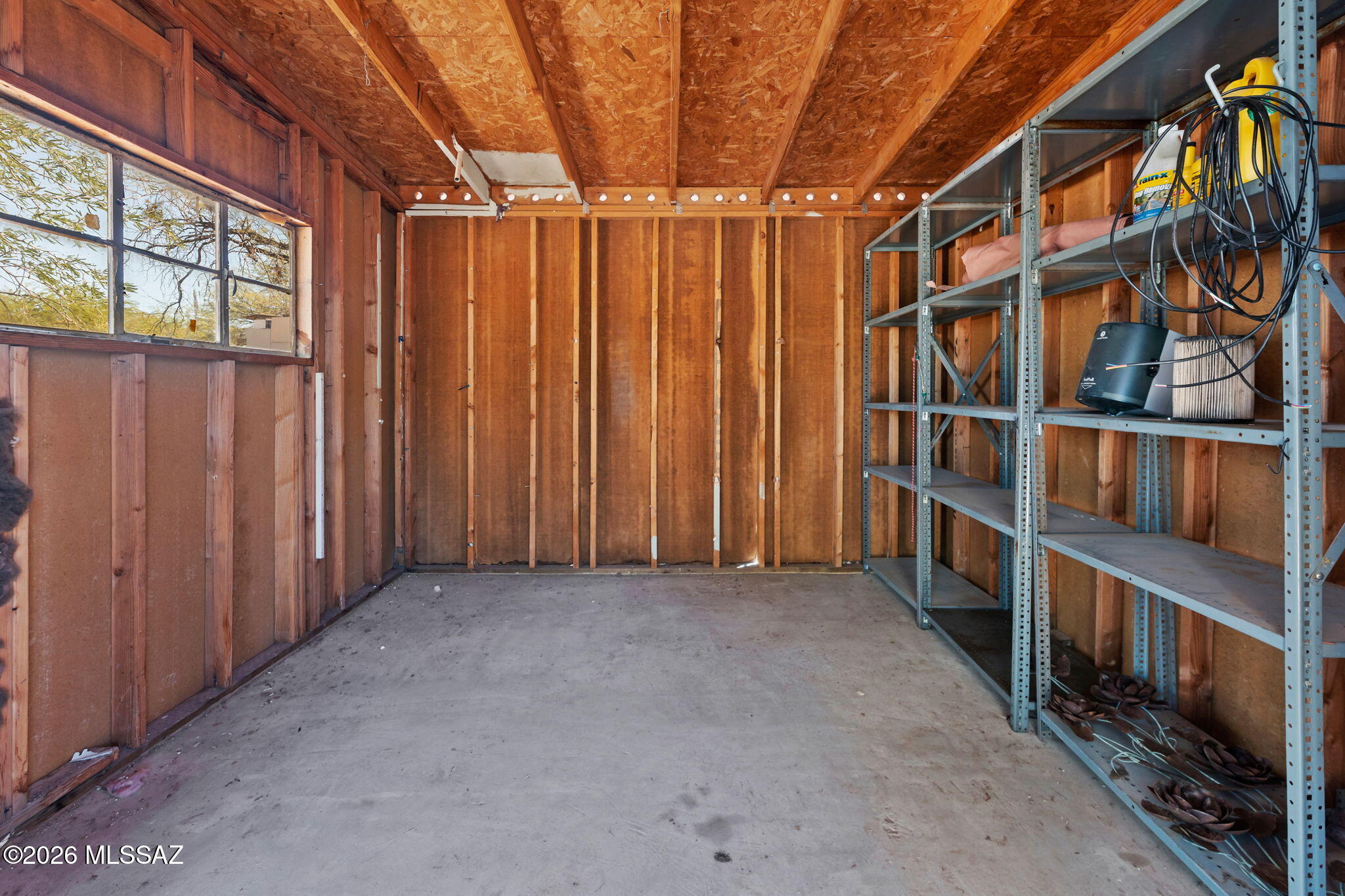 2866 N Desert Avenue