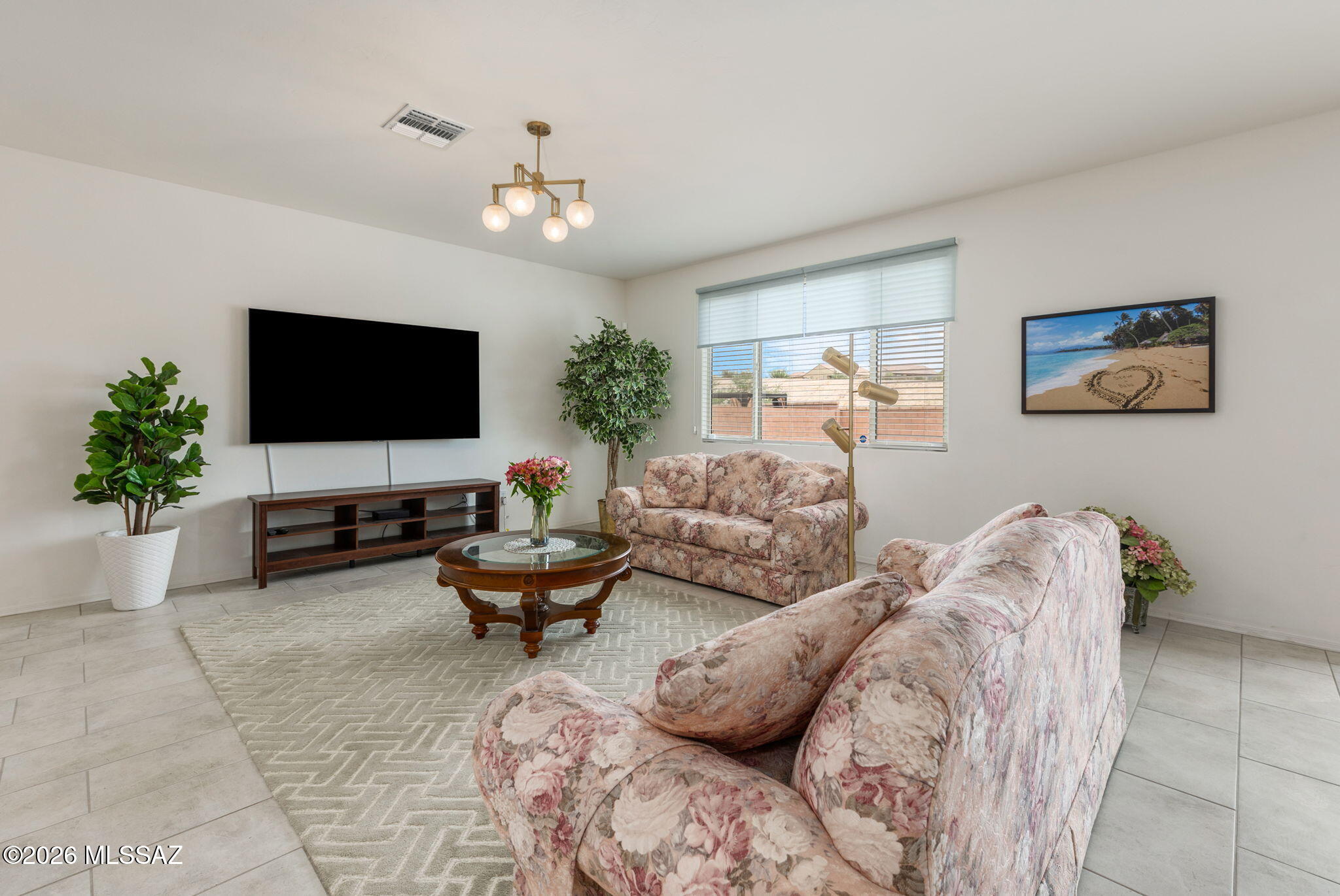 8686 N Calle La Canoa