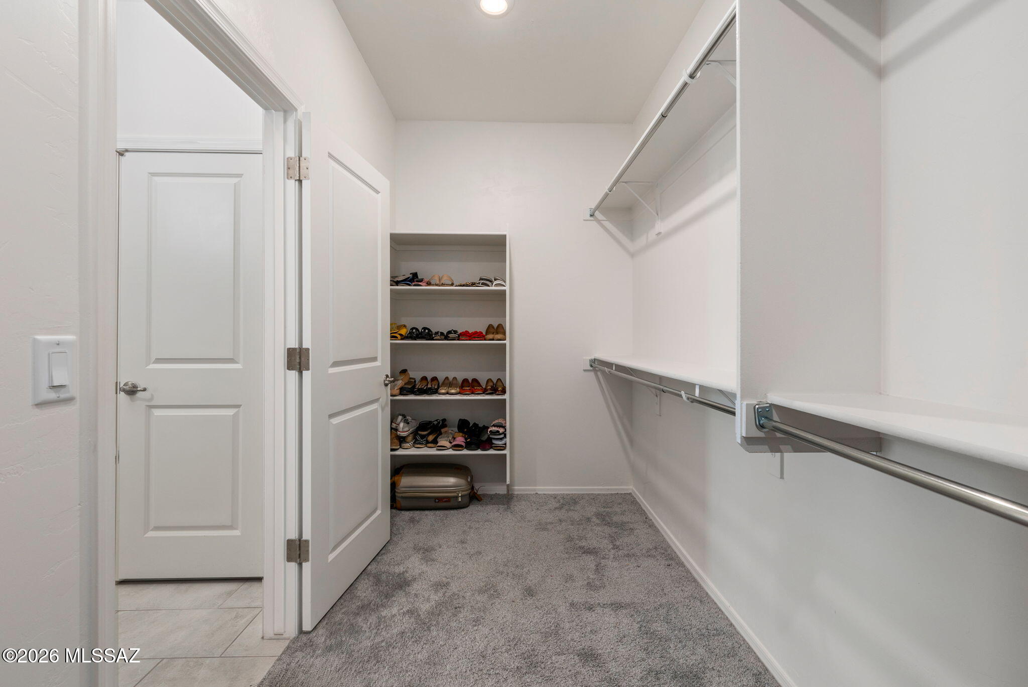 8686 N Calle La Canoa