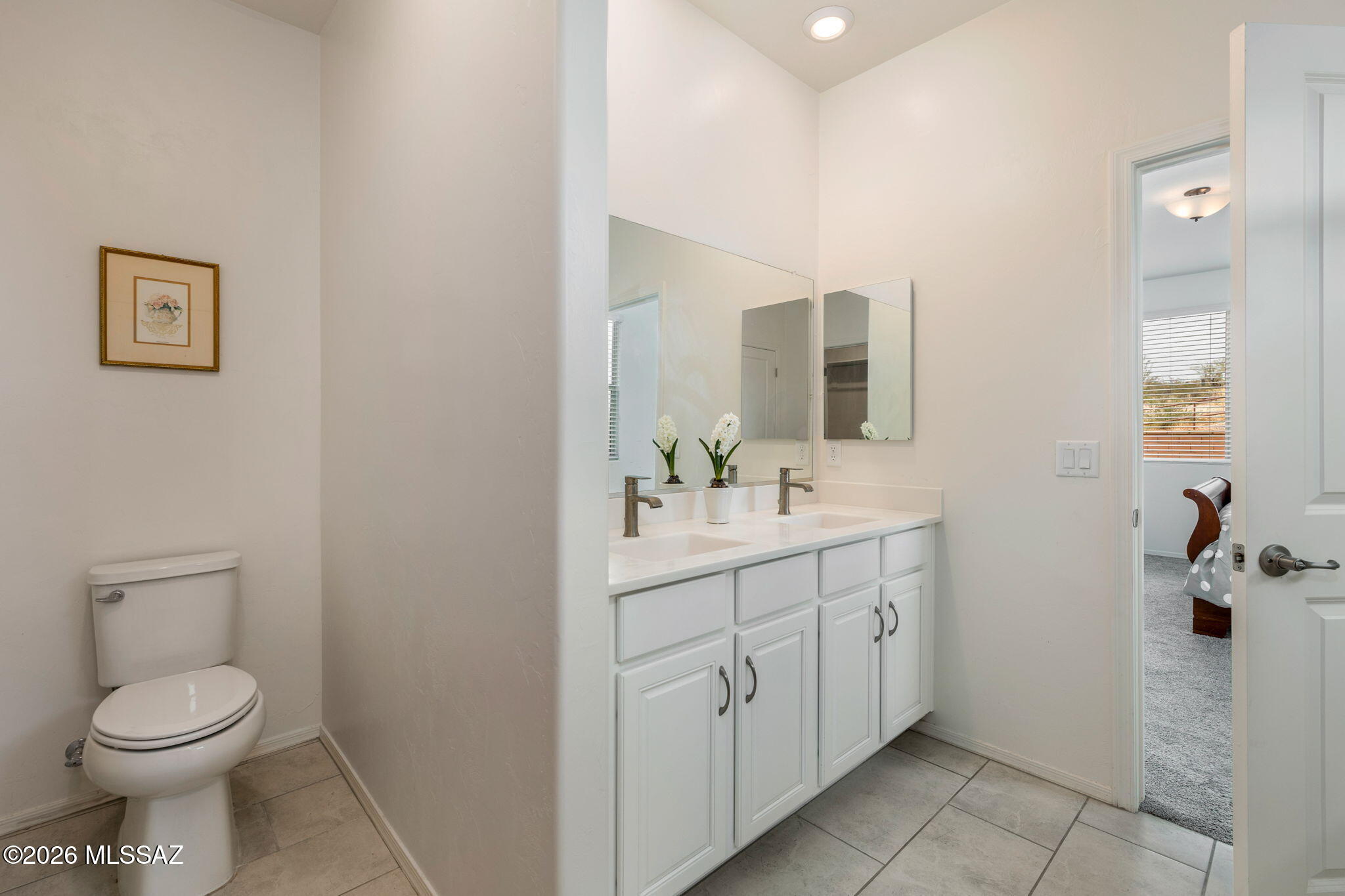 8686 N Calle La Canoa