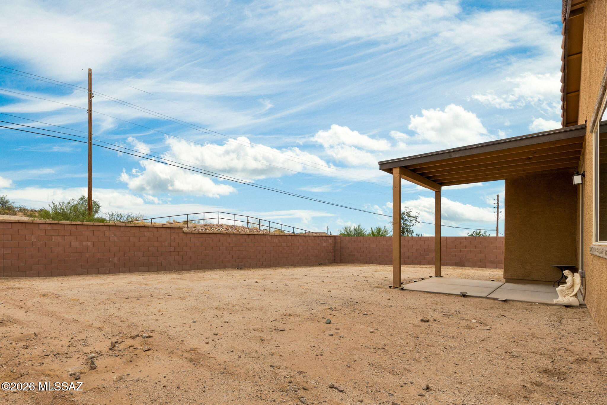 8686 N Calle La Canoa