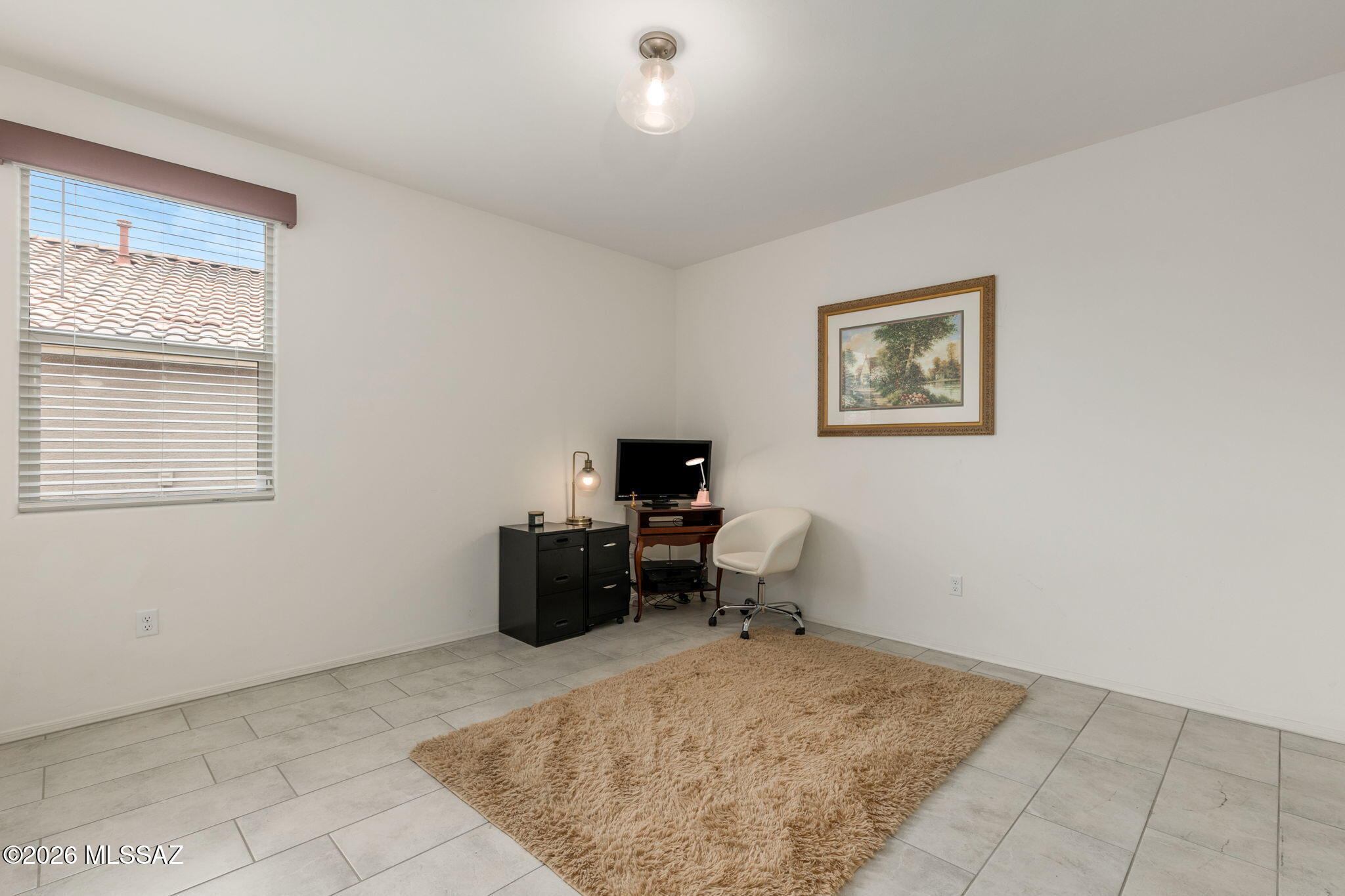 8686 N Calle La Canoa