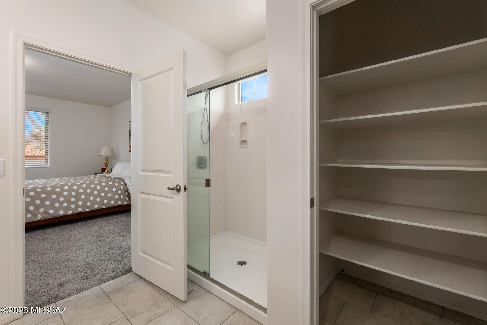 8686 N Calle La Canoa