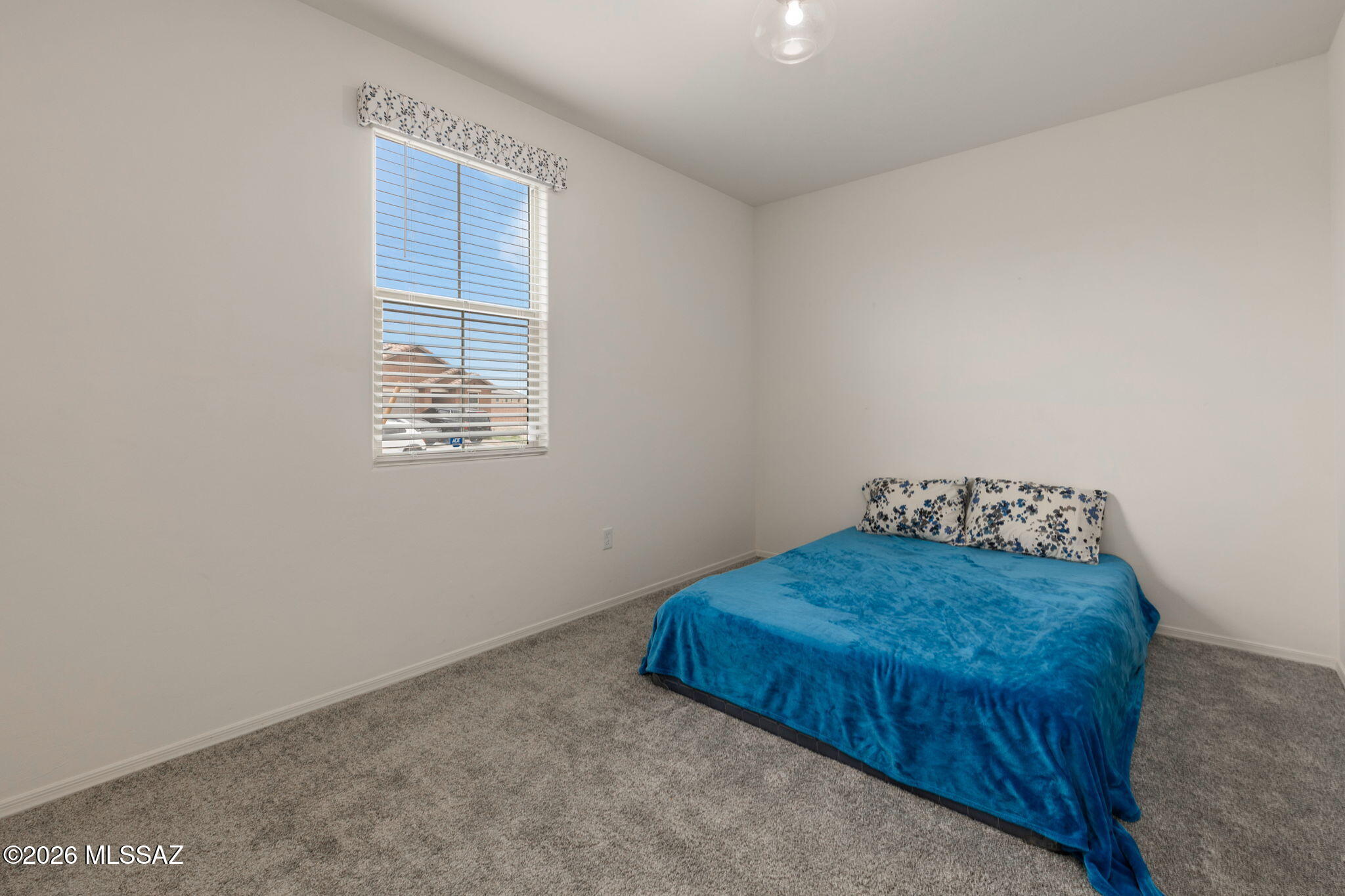 8686 N Calle La Canoa