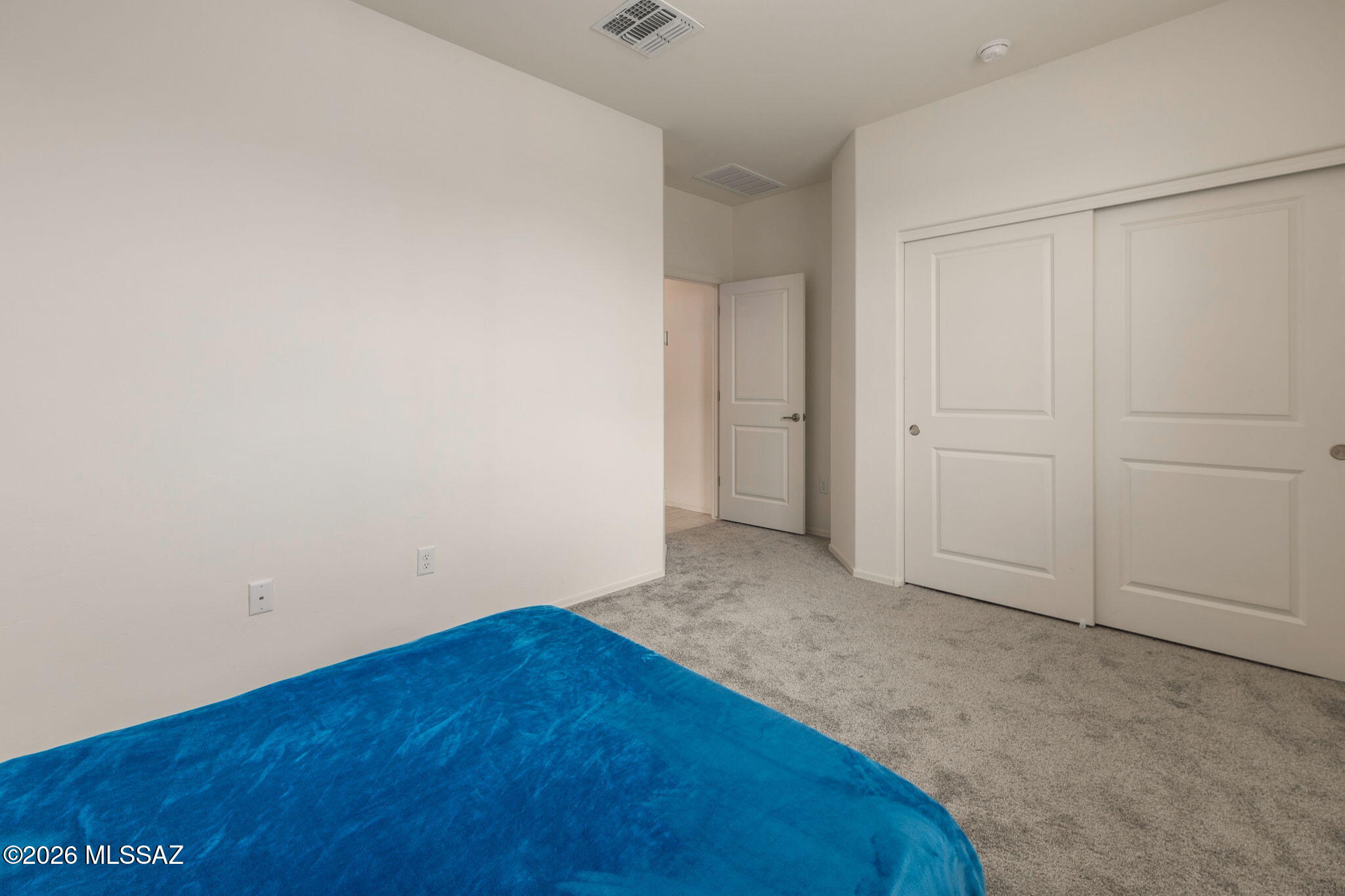 8686 N Calle La Canoa