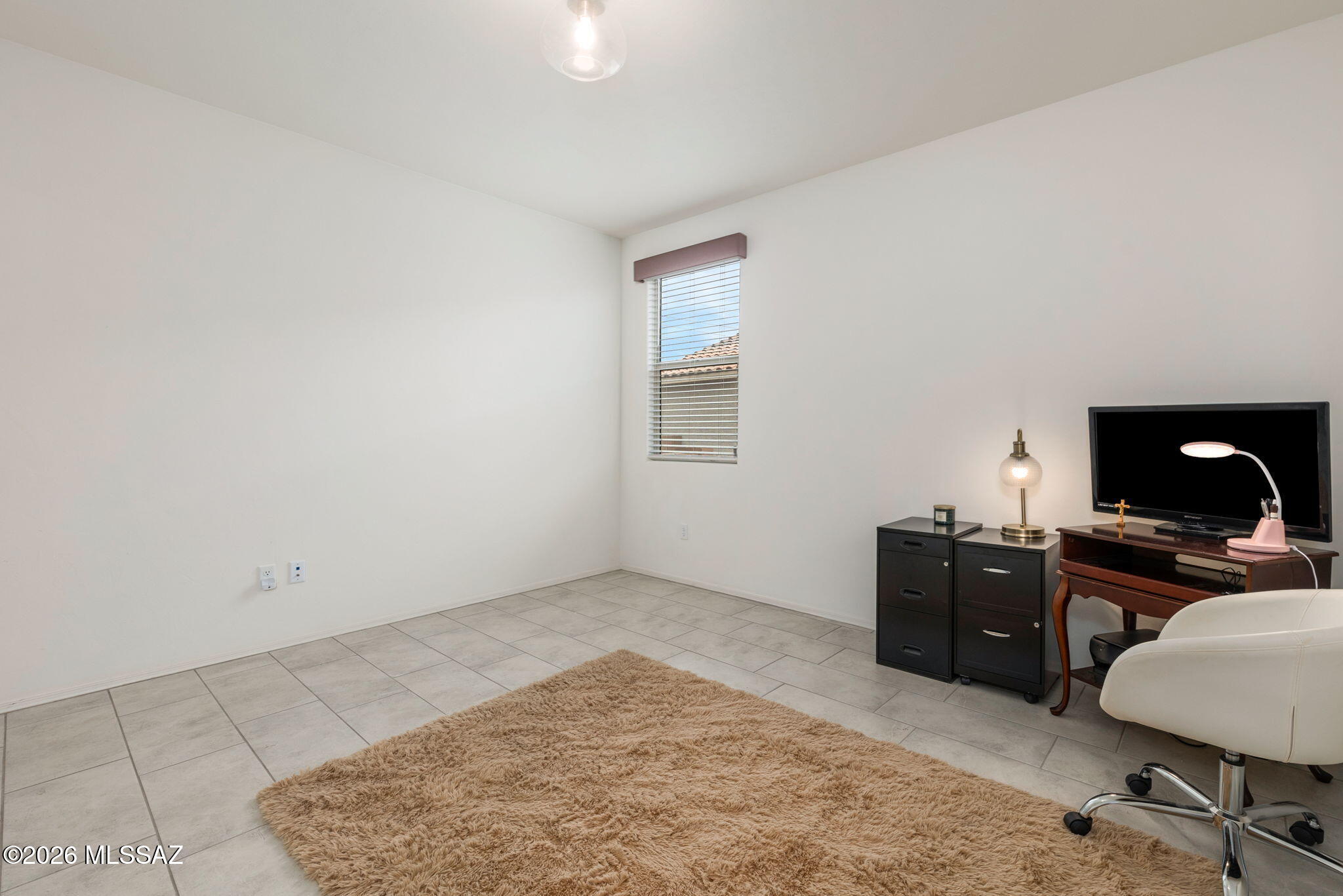 8686 N Calle La Canoa