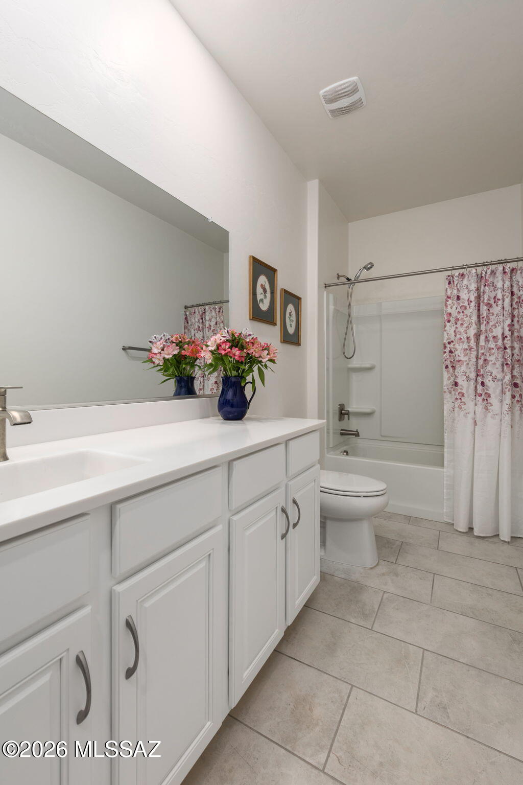 8686 N Calle La Canoa