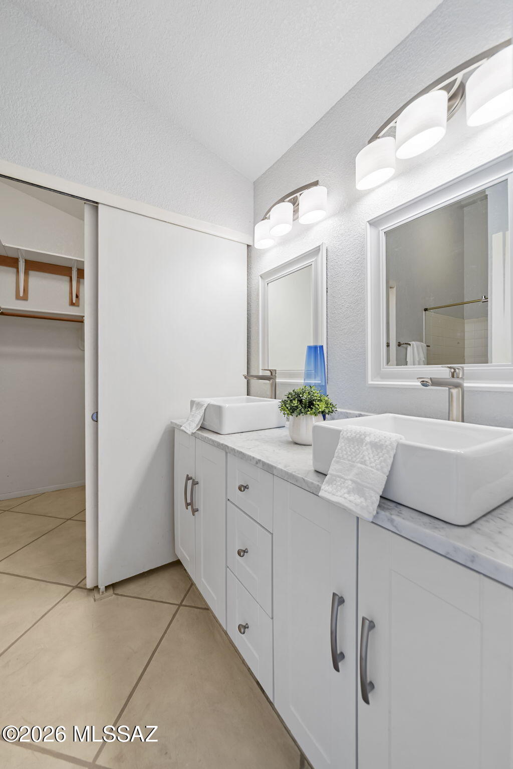 3605 W Avenida Del Mar