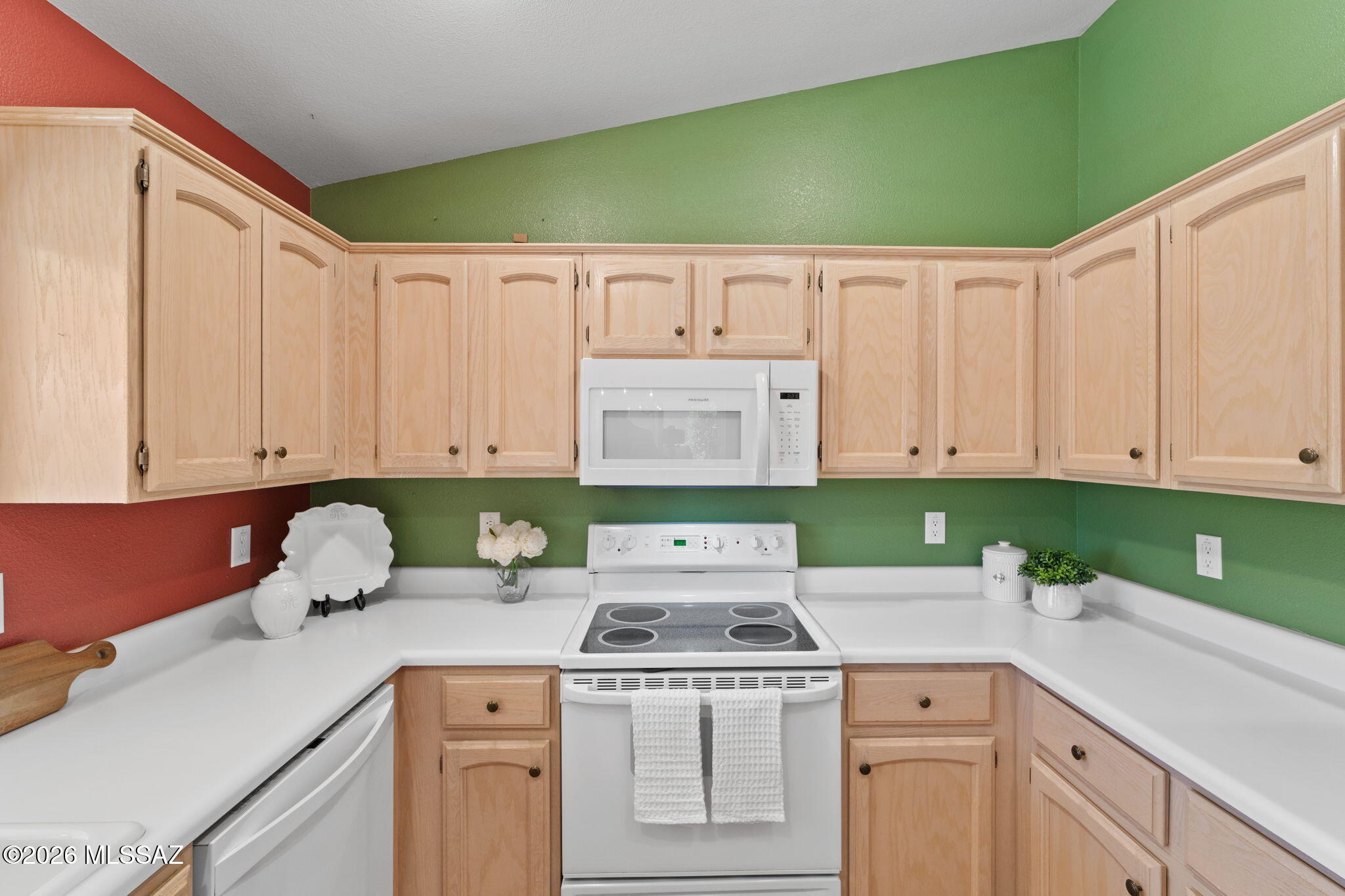 37046 S Rock Crest Drive