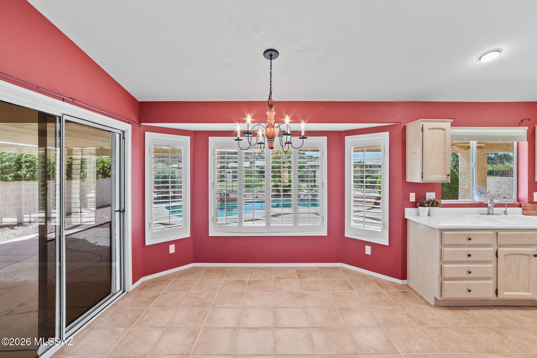 37046 S Rock Crest Drive