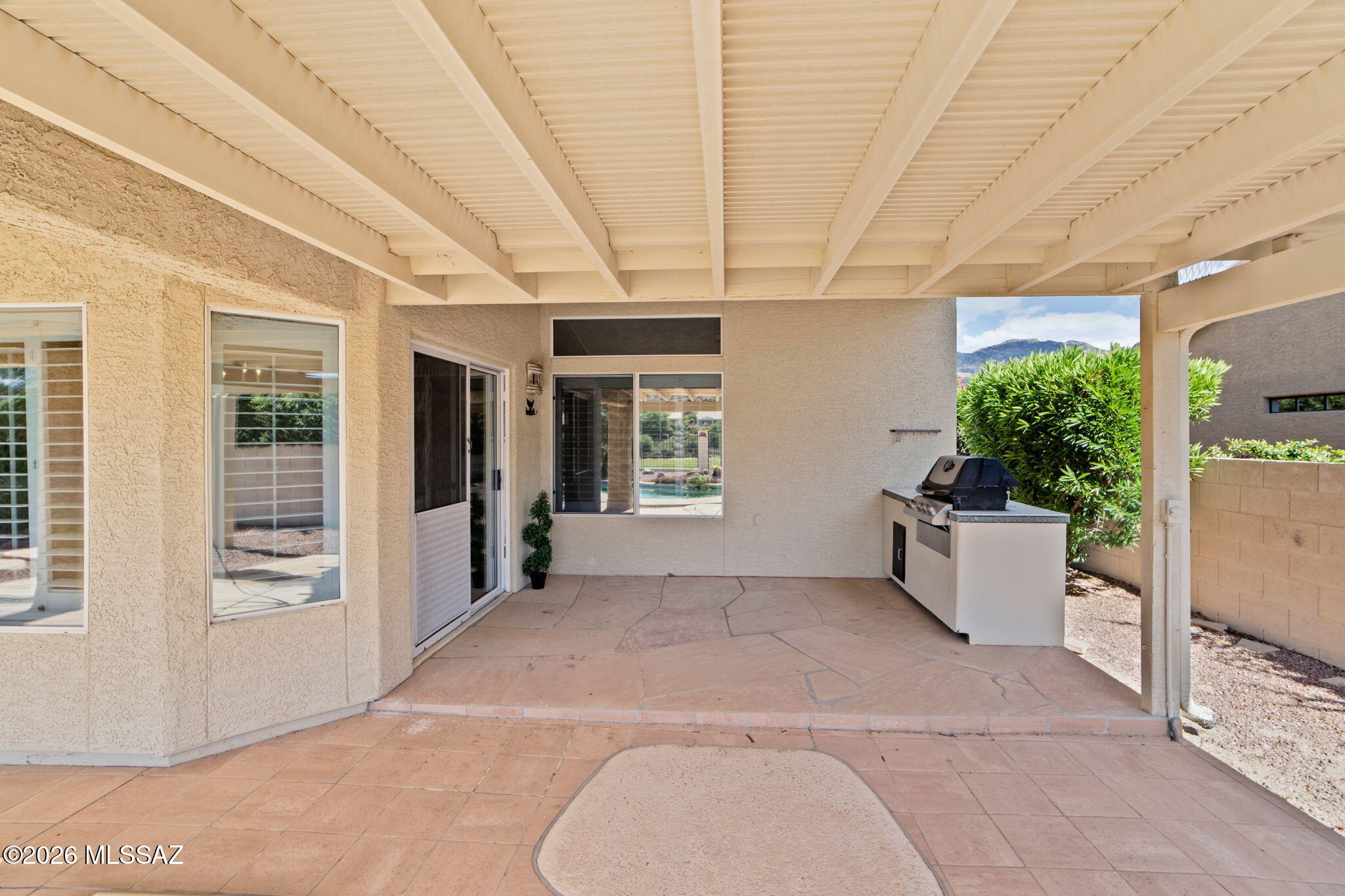 37046 S Rock Crest Drive