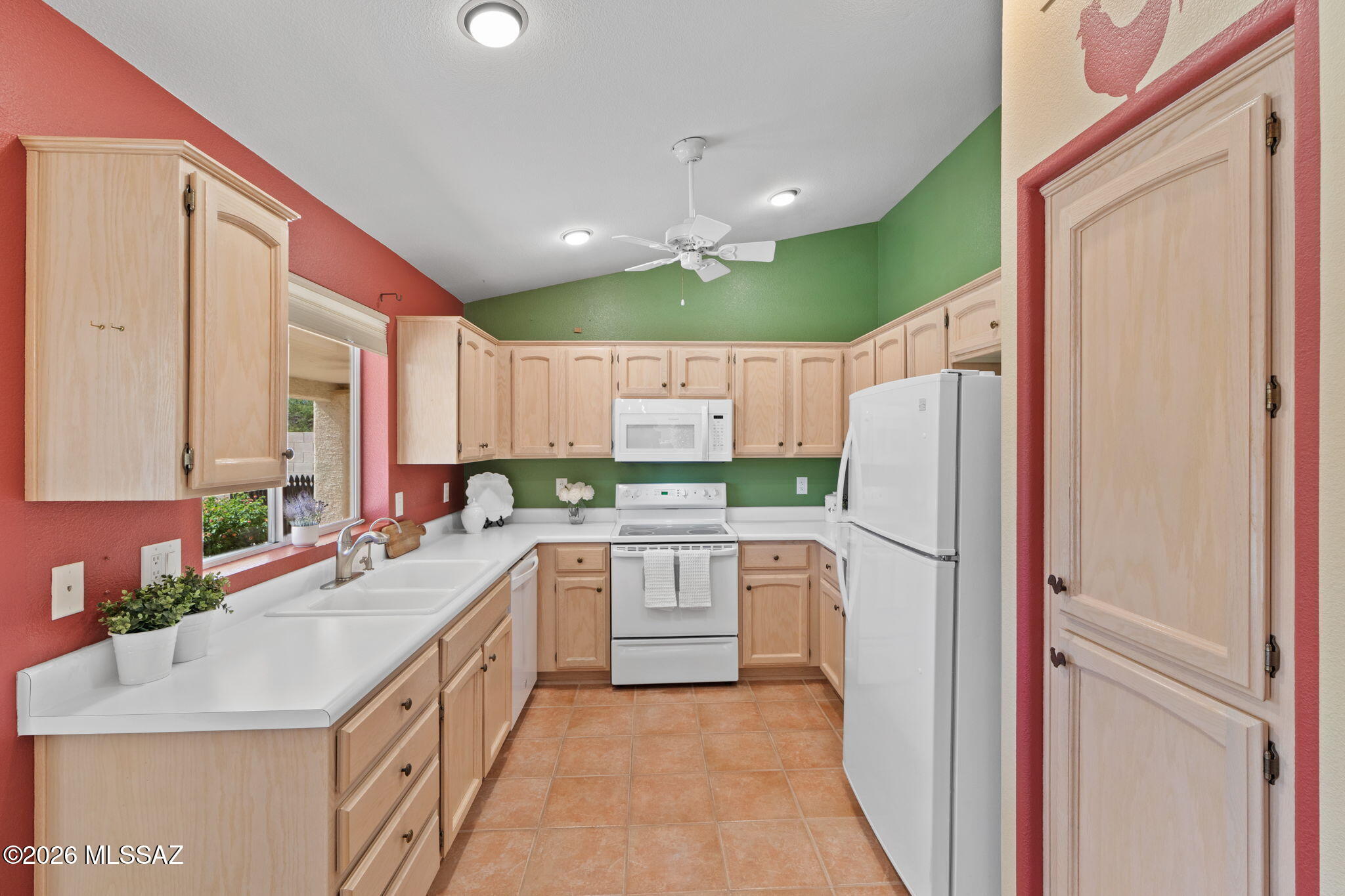 37046 S Rock Crest Drive