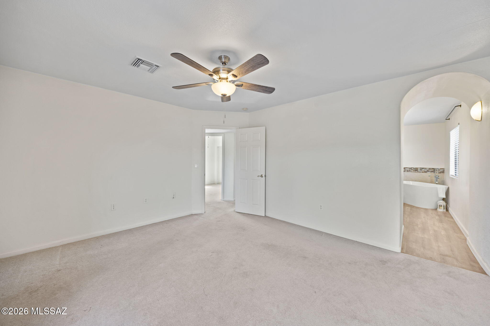 1045 E Nuestro Street