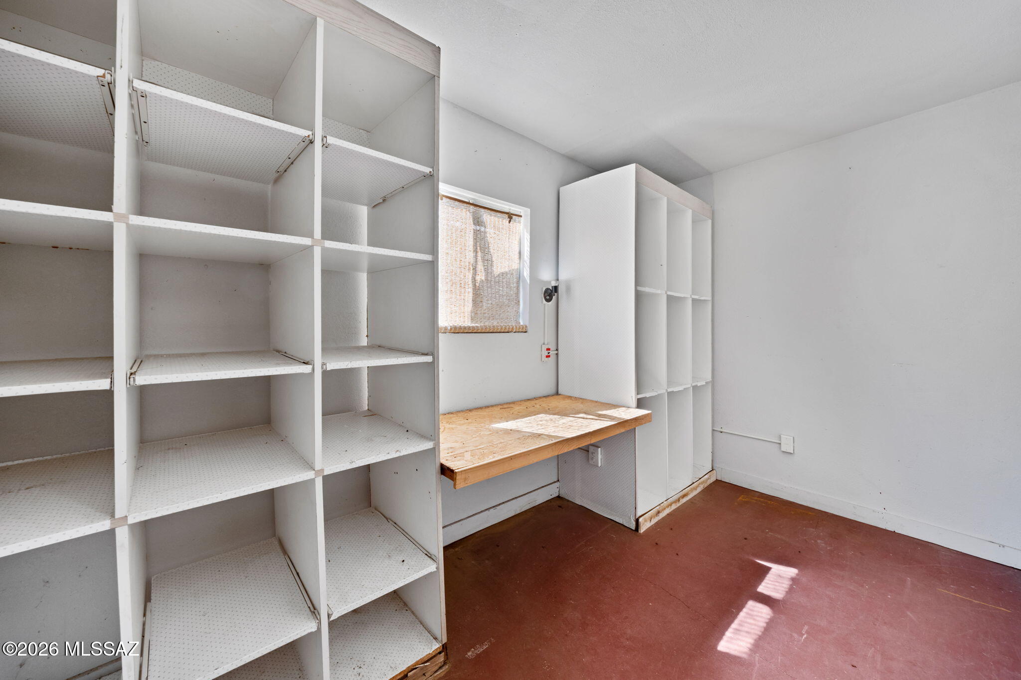 1045 E Nuestro Street