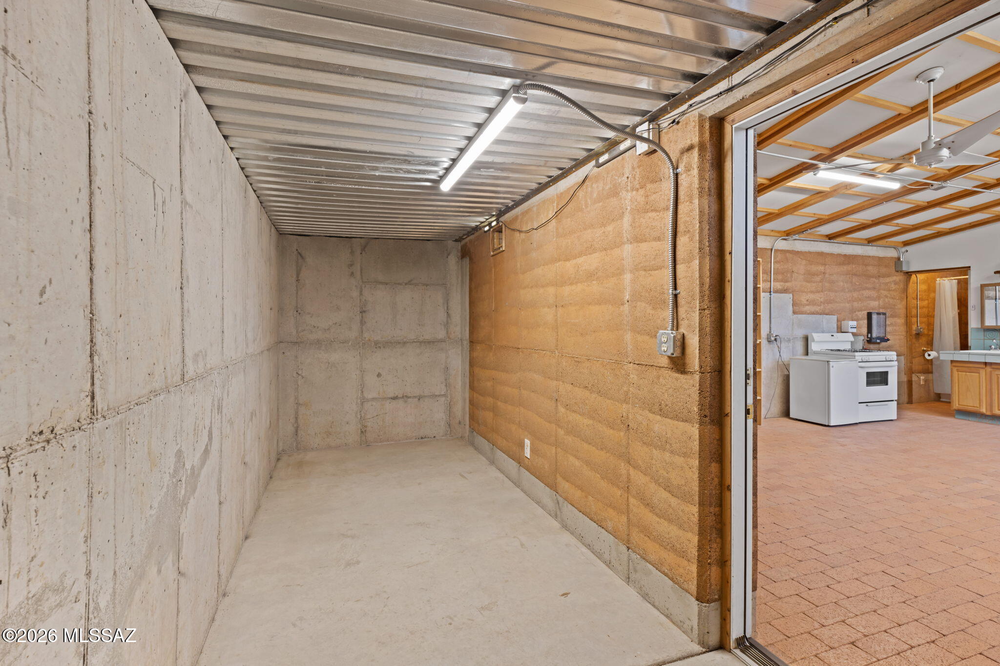 1045 E Nuestro Street