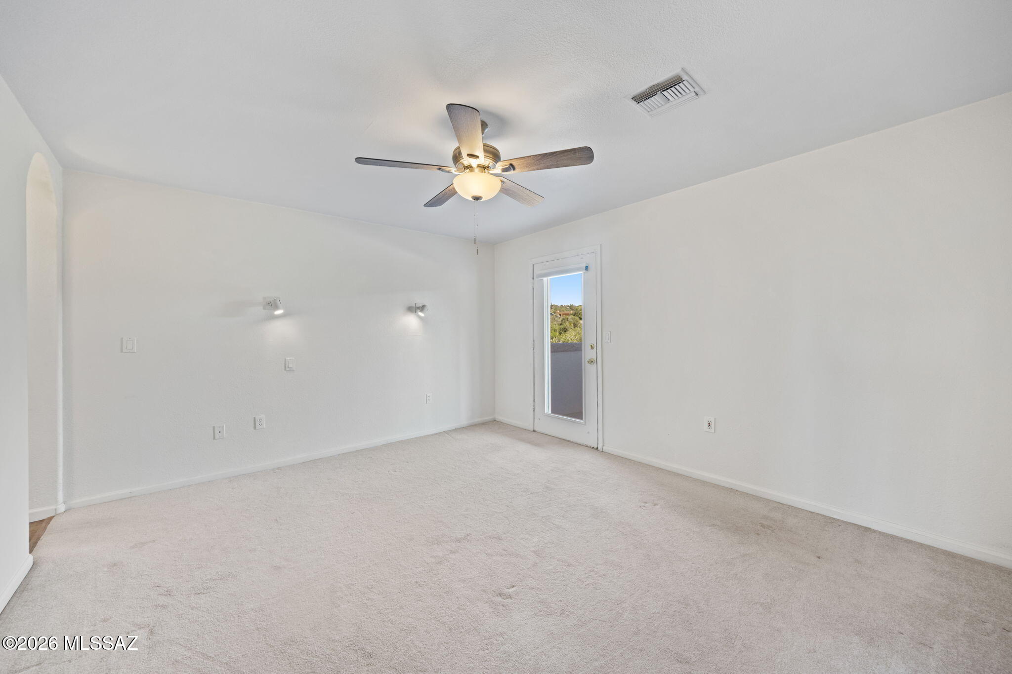 1045 E Nuestro Street