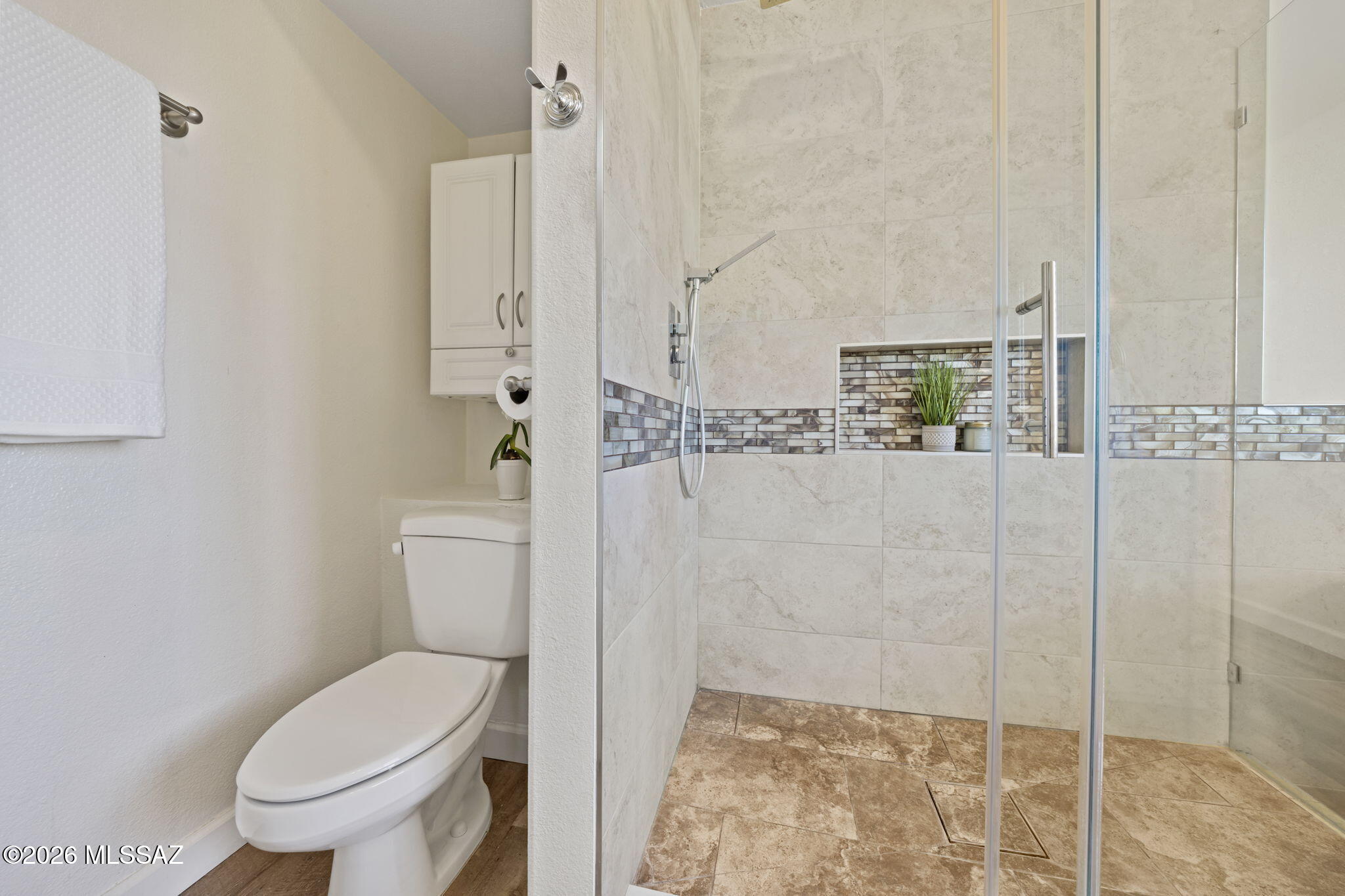 1045 E Nuestro Street