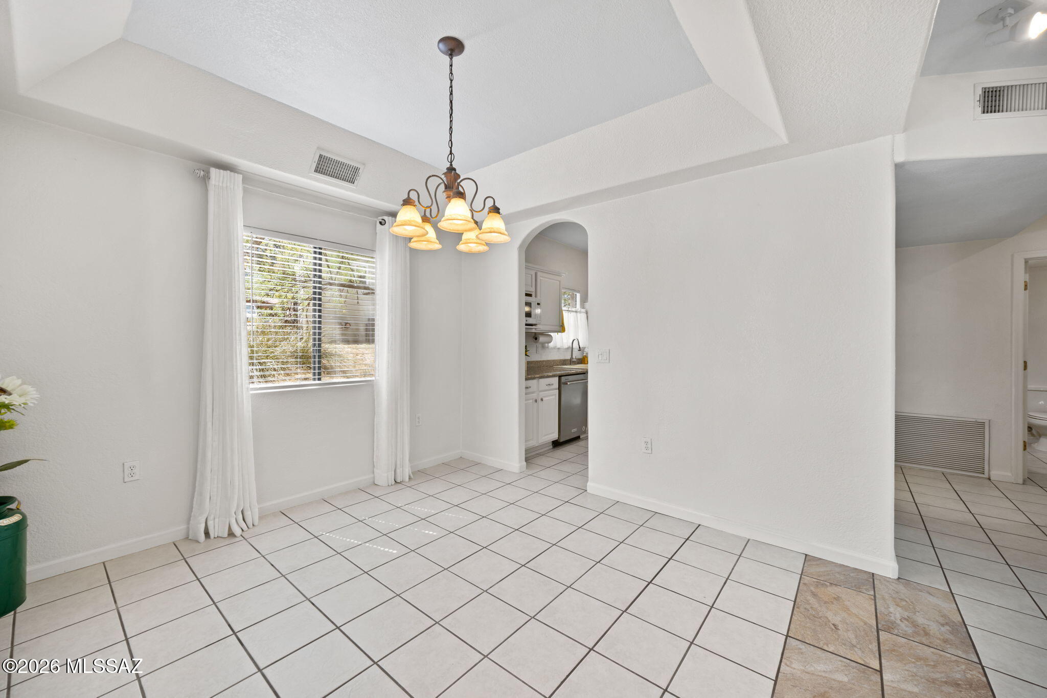 1045 E Nuestro Street