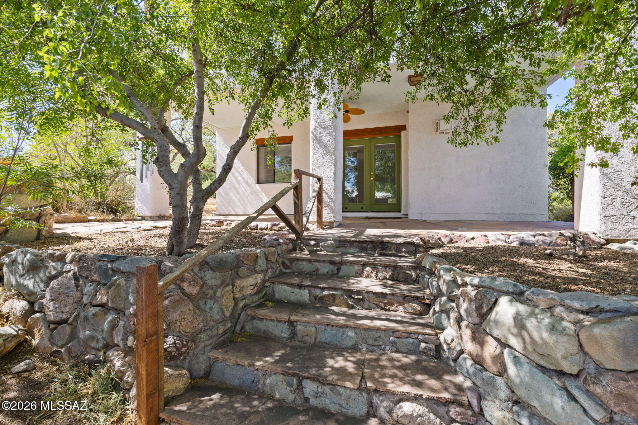 1045 E Nuestro Street